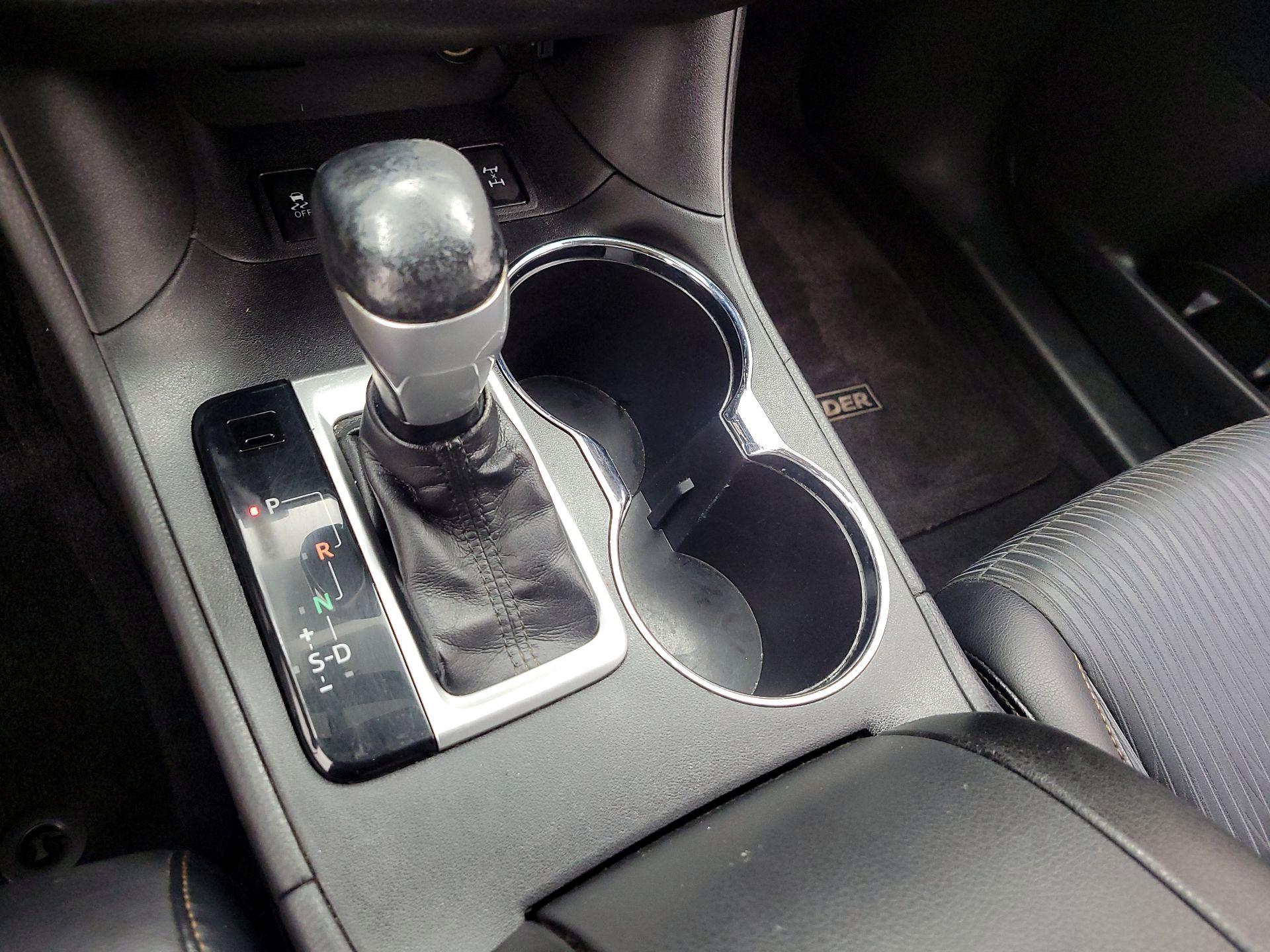 Thumbnail: 2015 Toyota Highlander - 16