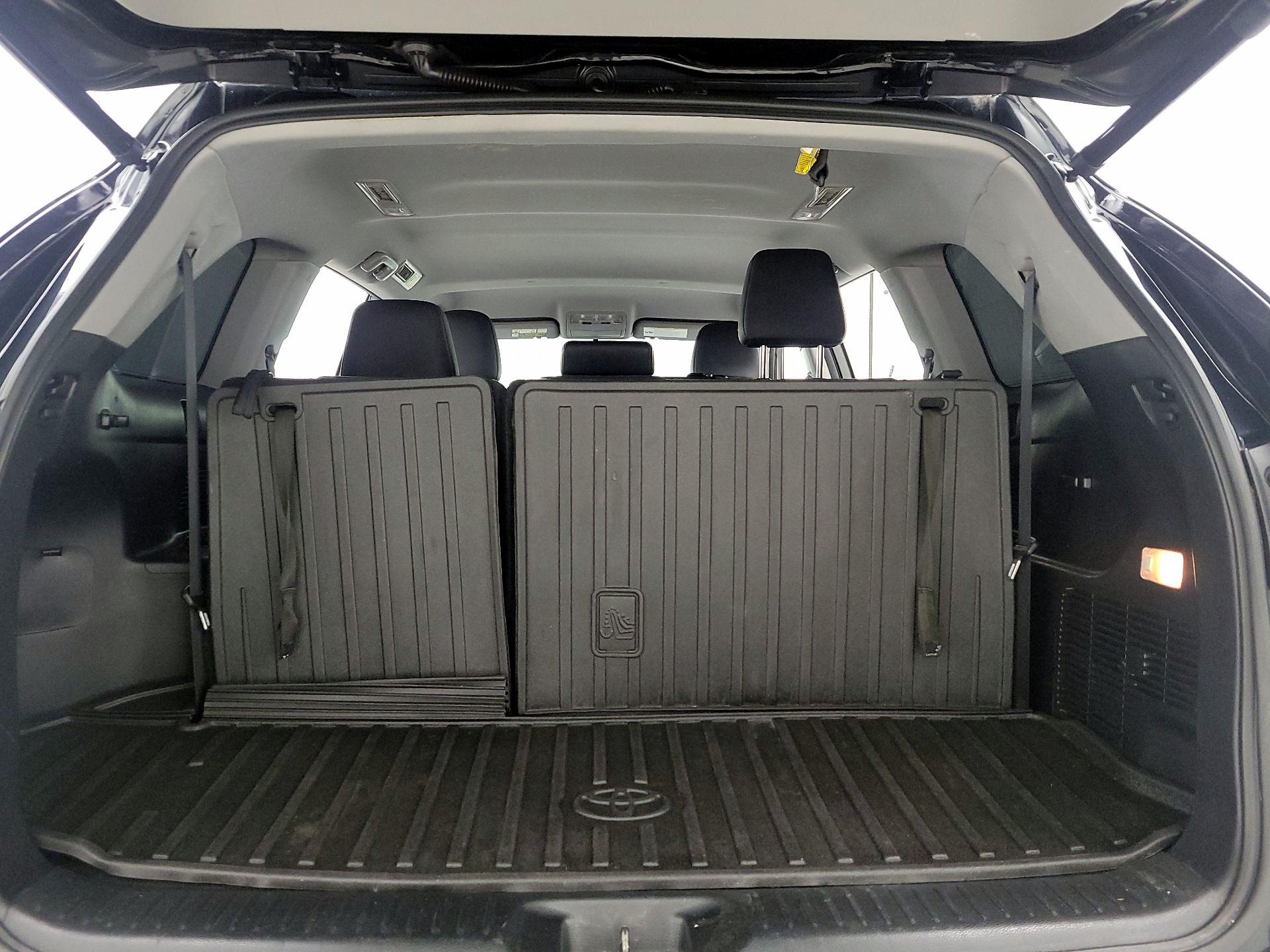 Thumbnail: 2015 Toyota Highlander - 19