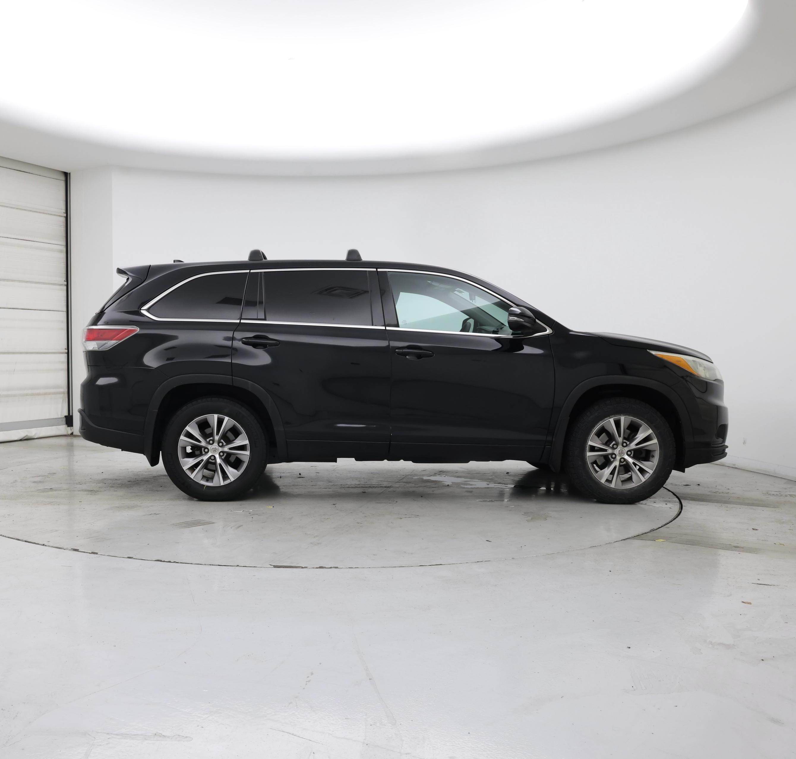 Thumbnail: 2015 Toyota Highlander - 7
