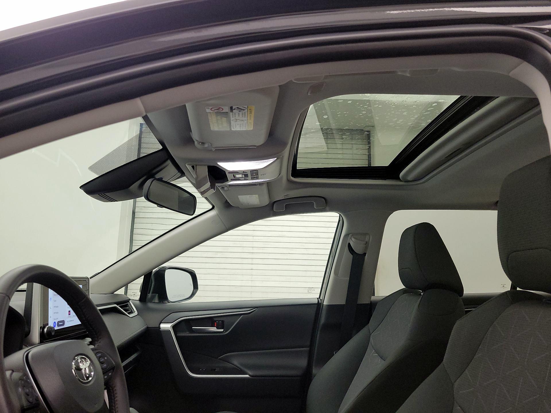 Thumbnail: 2025 Toyota RAV4 - 19