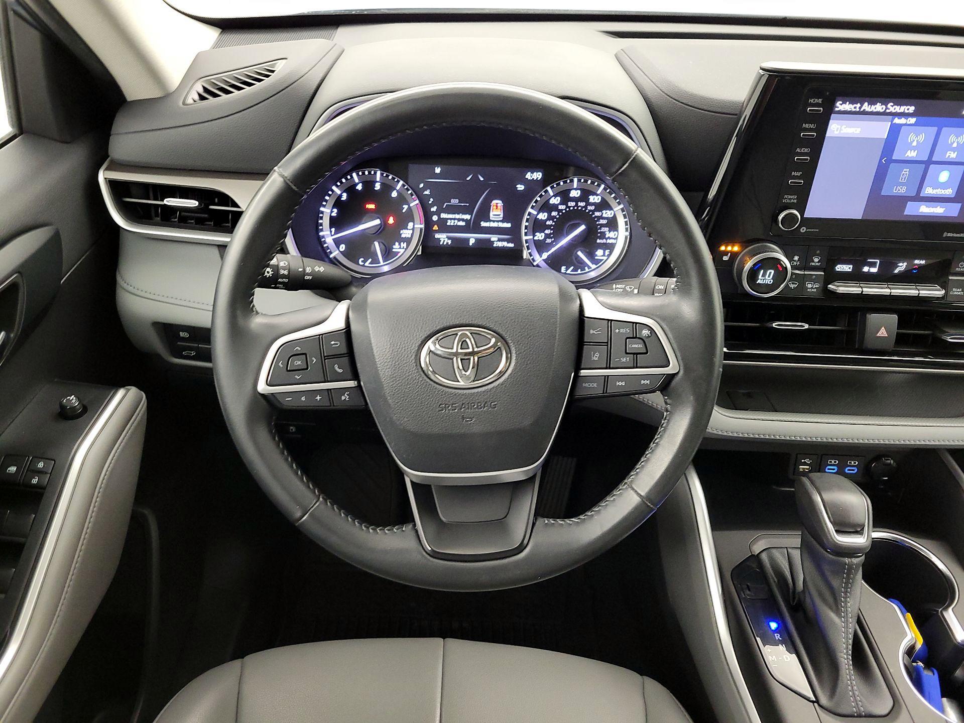 Thumbnail: 2022 Toyota Highlander - 10