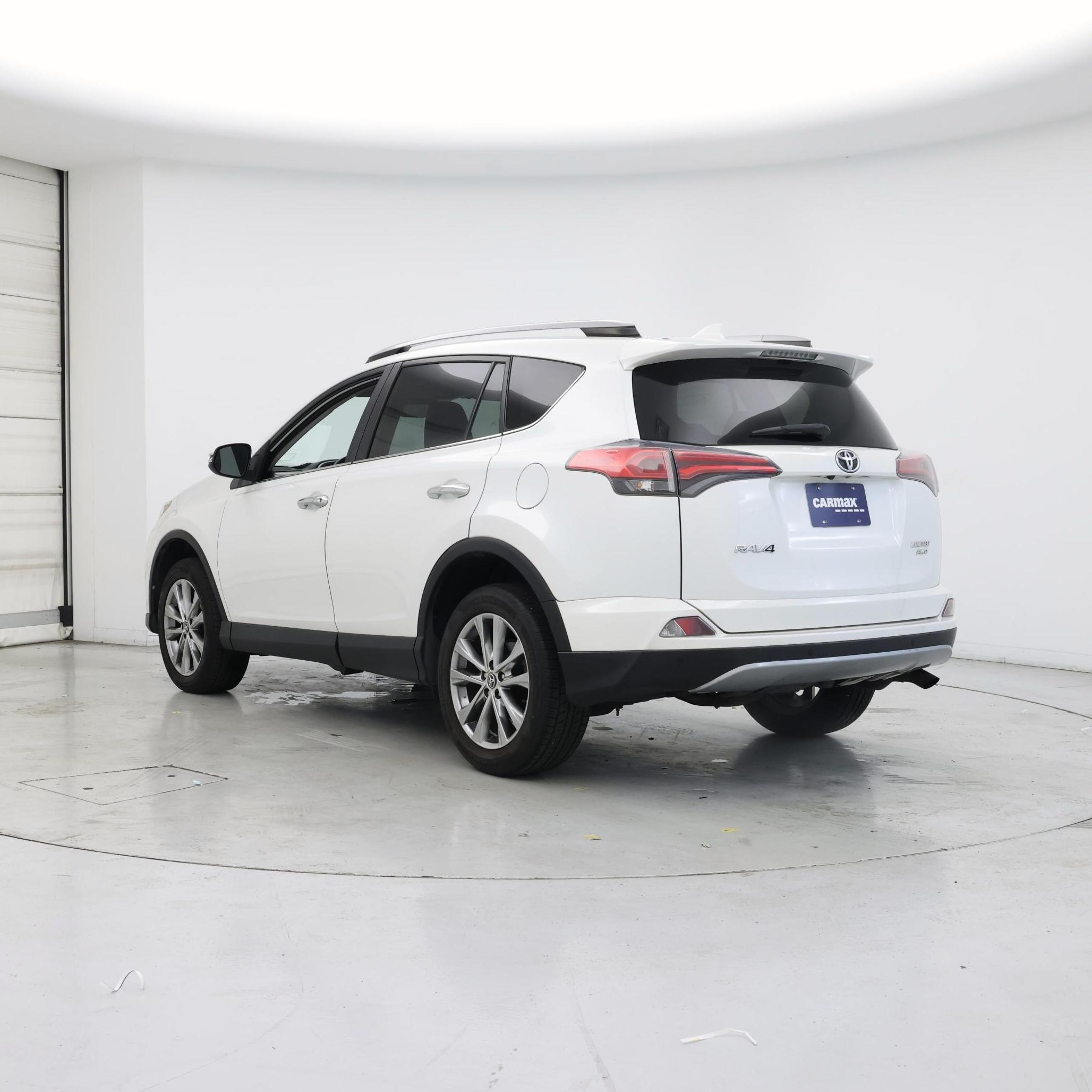 Thumbnail: 2017 Toyota RAV4 - 2