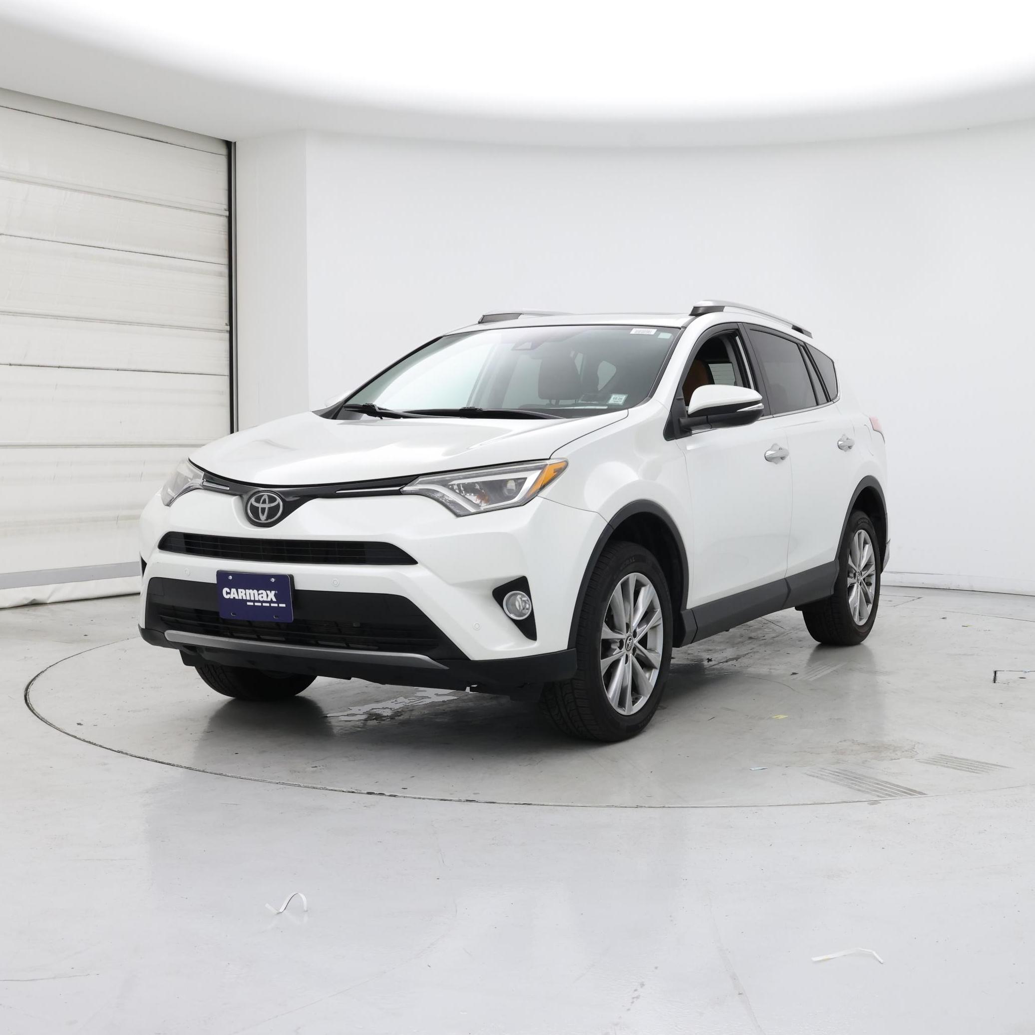 Thumbnail: 2017 Toyota RAV4 - 4