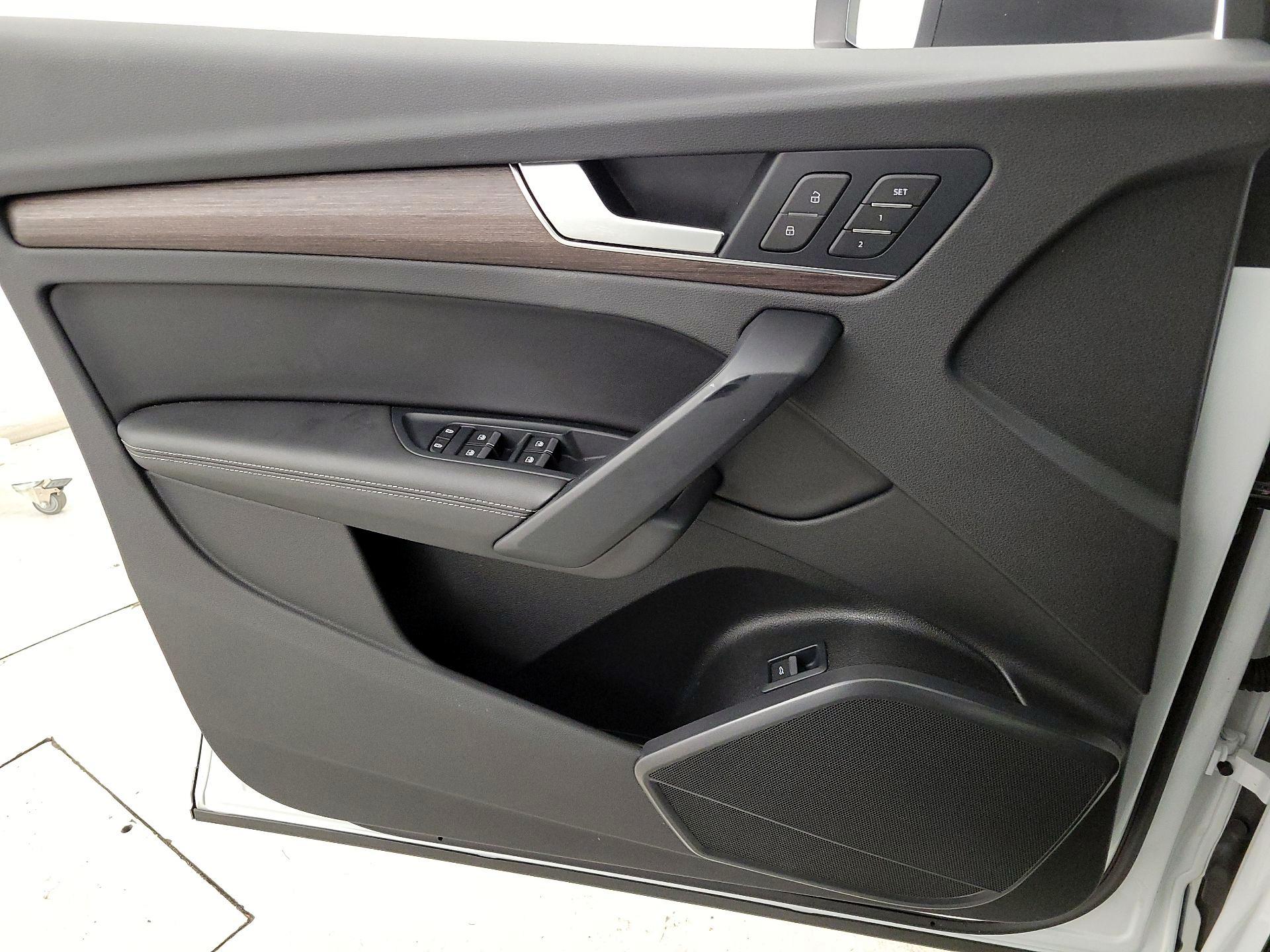 Thumbnail: 2021 Audi Q5 - 12