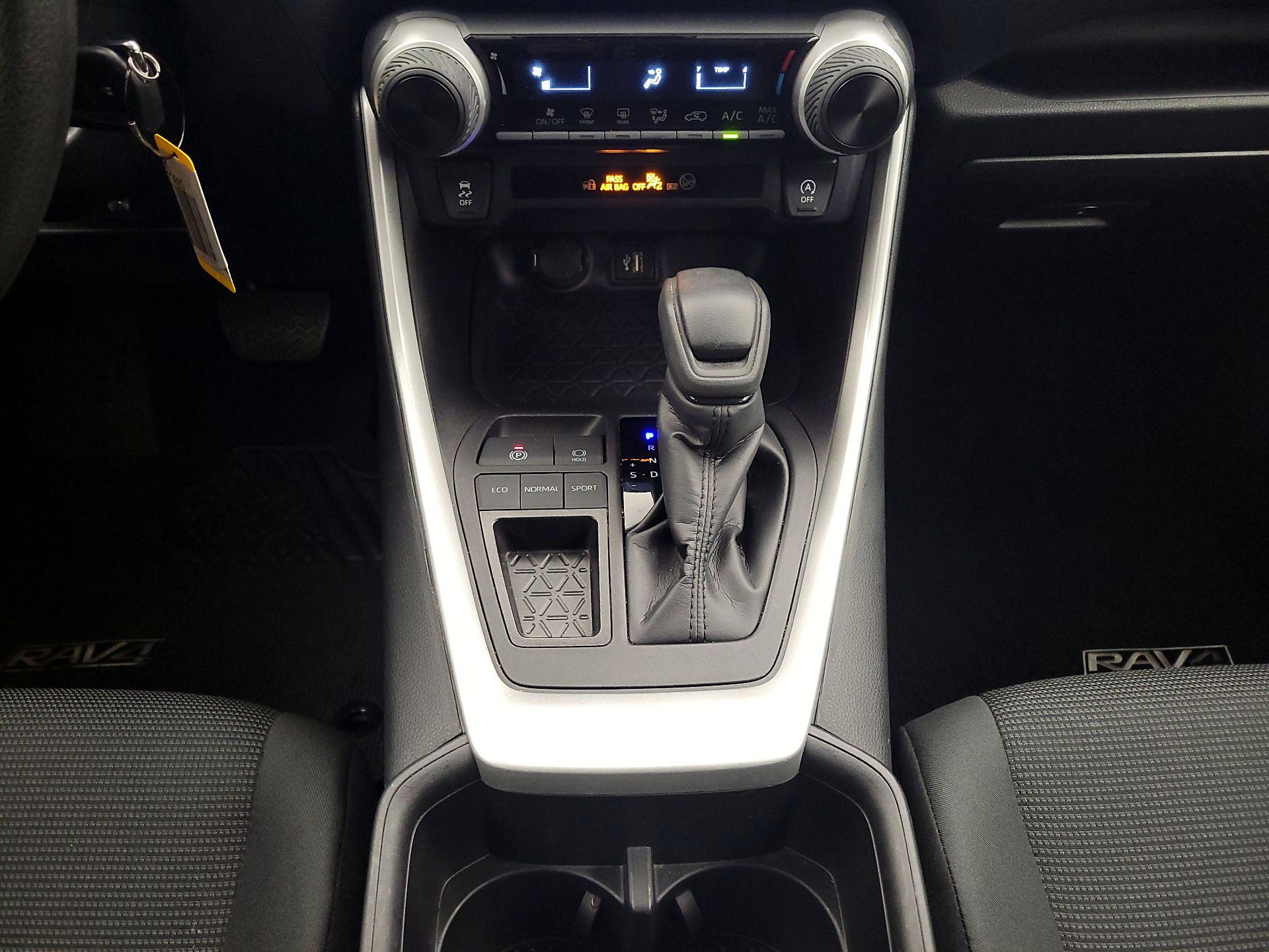 Thumbnail: 2024 Toyota RAV4 - 17