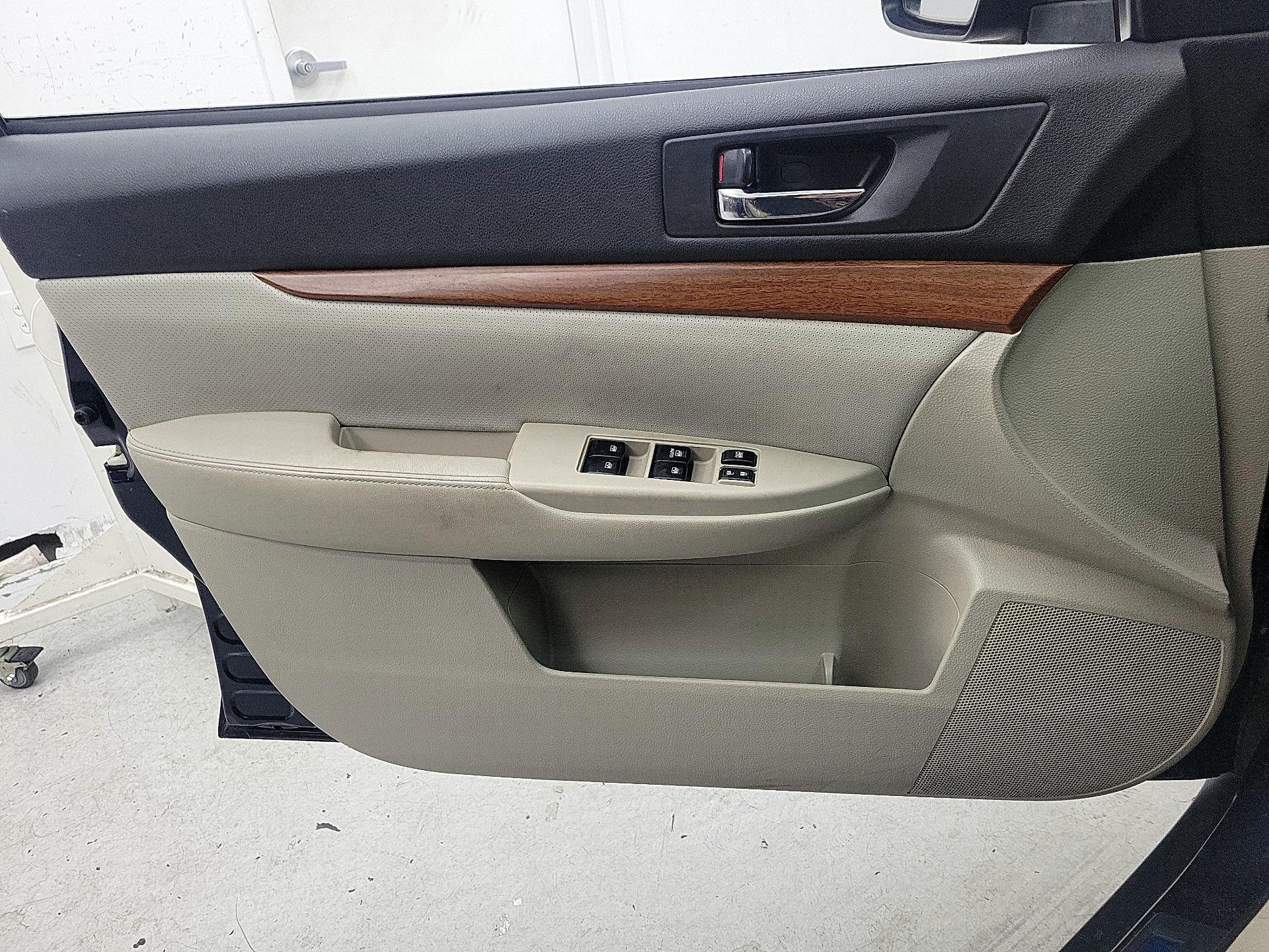 Thumbnail: 2014 Subaru Outback - 12