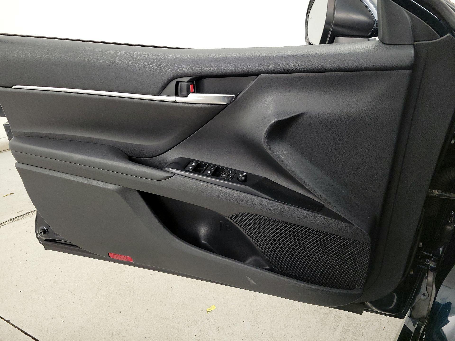Thumbnail: 2020 Toyota Camry - 12