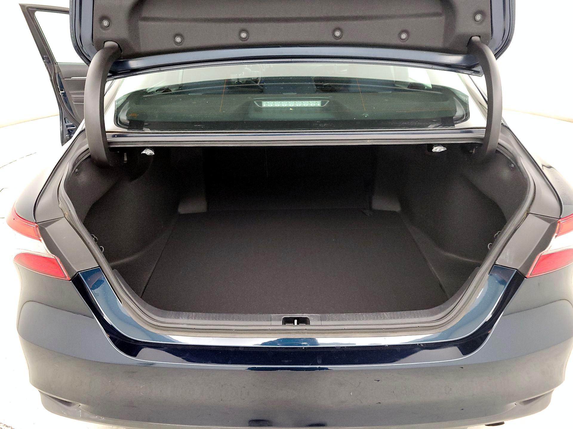 Thumbnail: 2020 Toyota Camry - 20