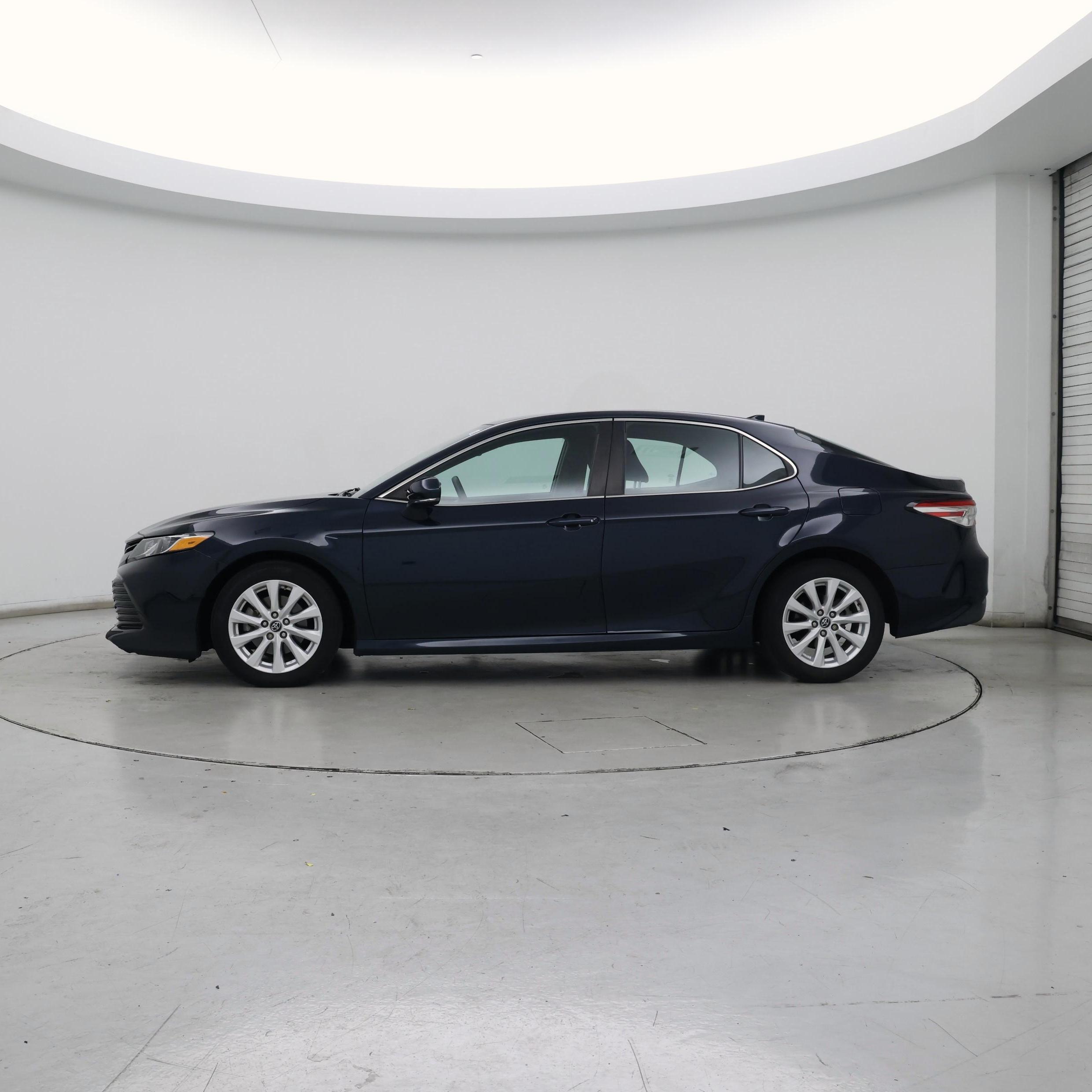 Thumbnail: 2020 Toyota Camry - 3