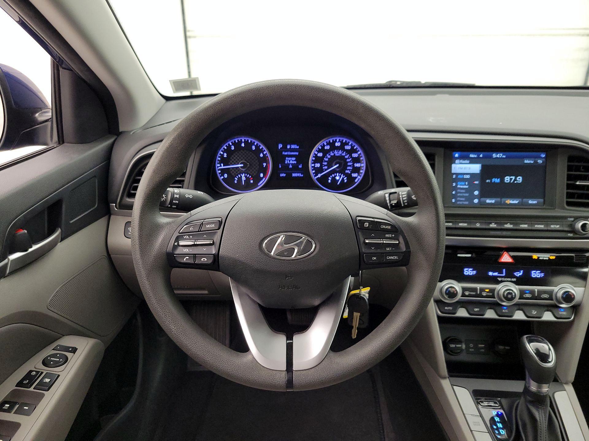 Thumbnail: 2020 Hyundai Elantra - 10