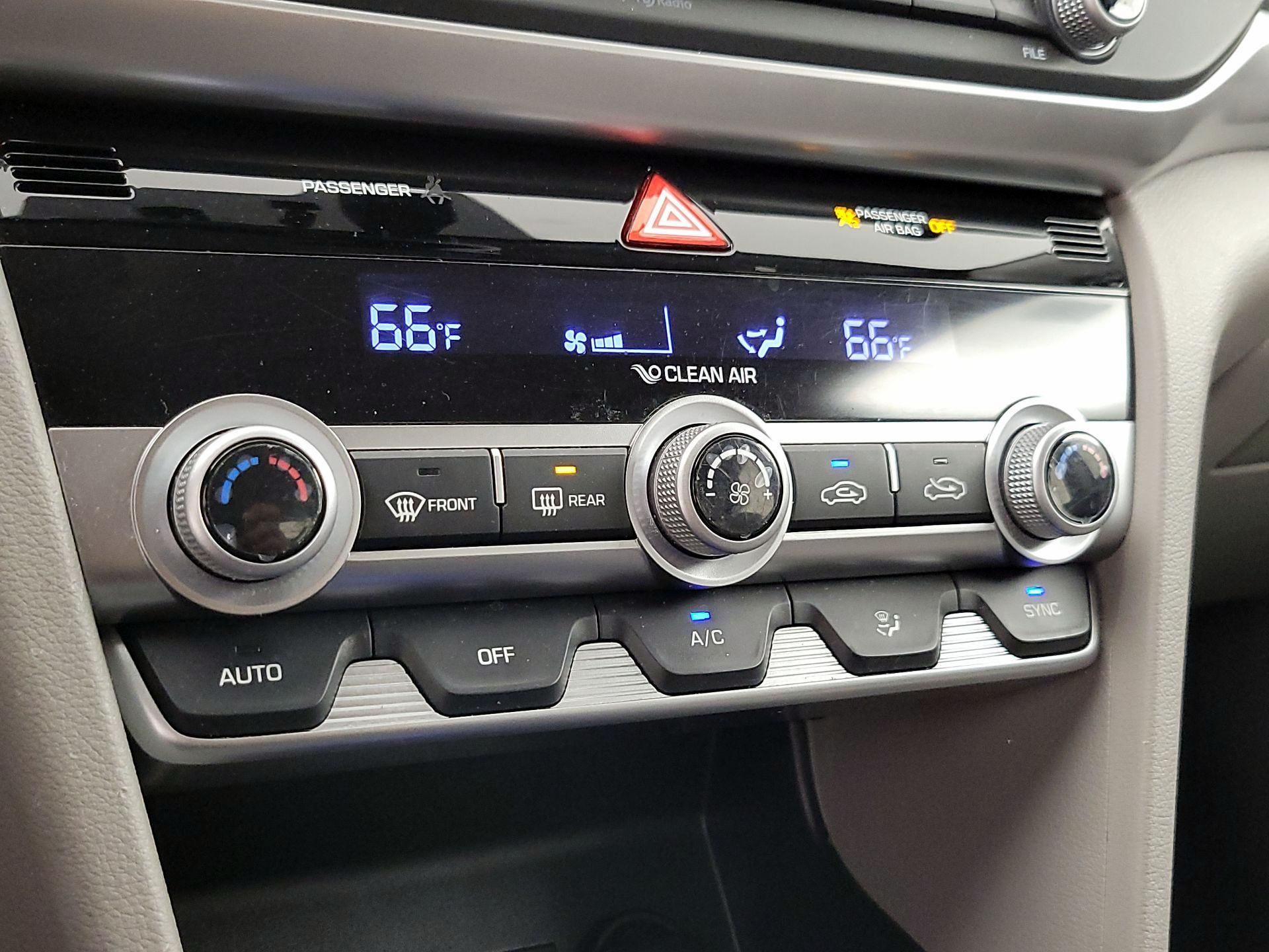 Thumbnail: 2020 Hyundai Elantra - 16