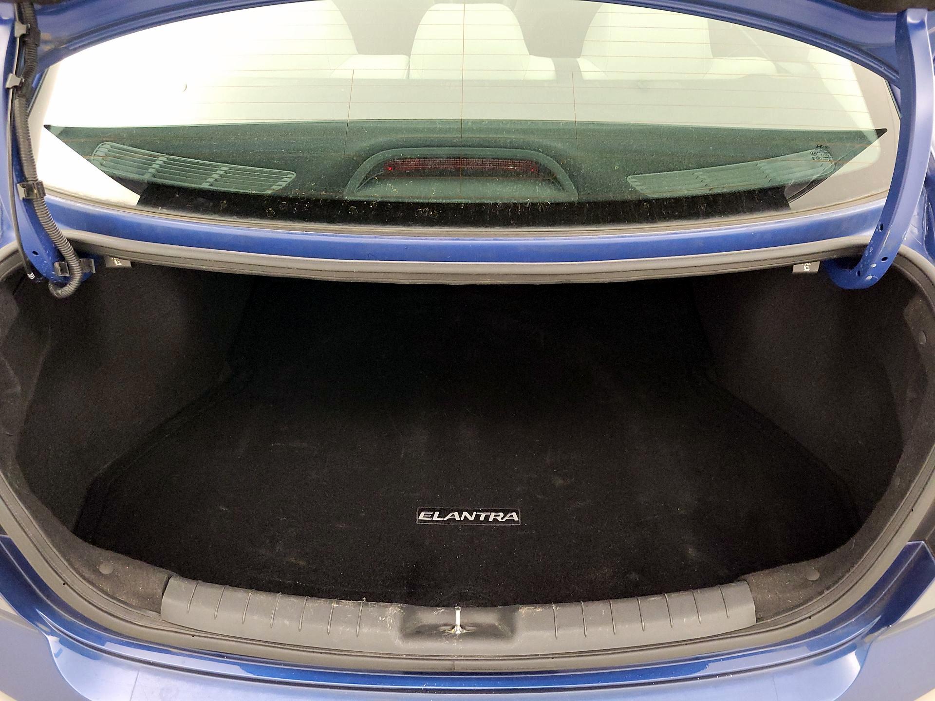 Thumbnail: 2020 Hyundai Elantra - 20