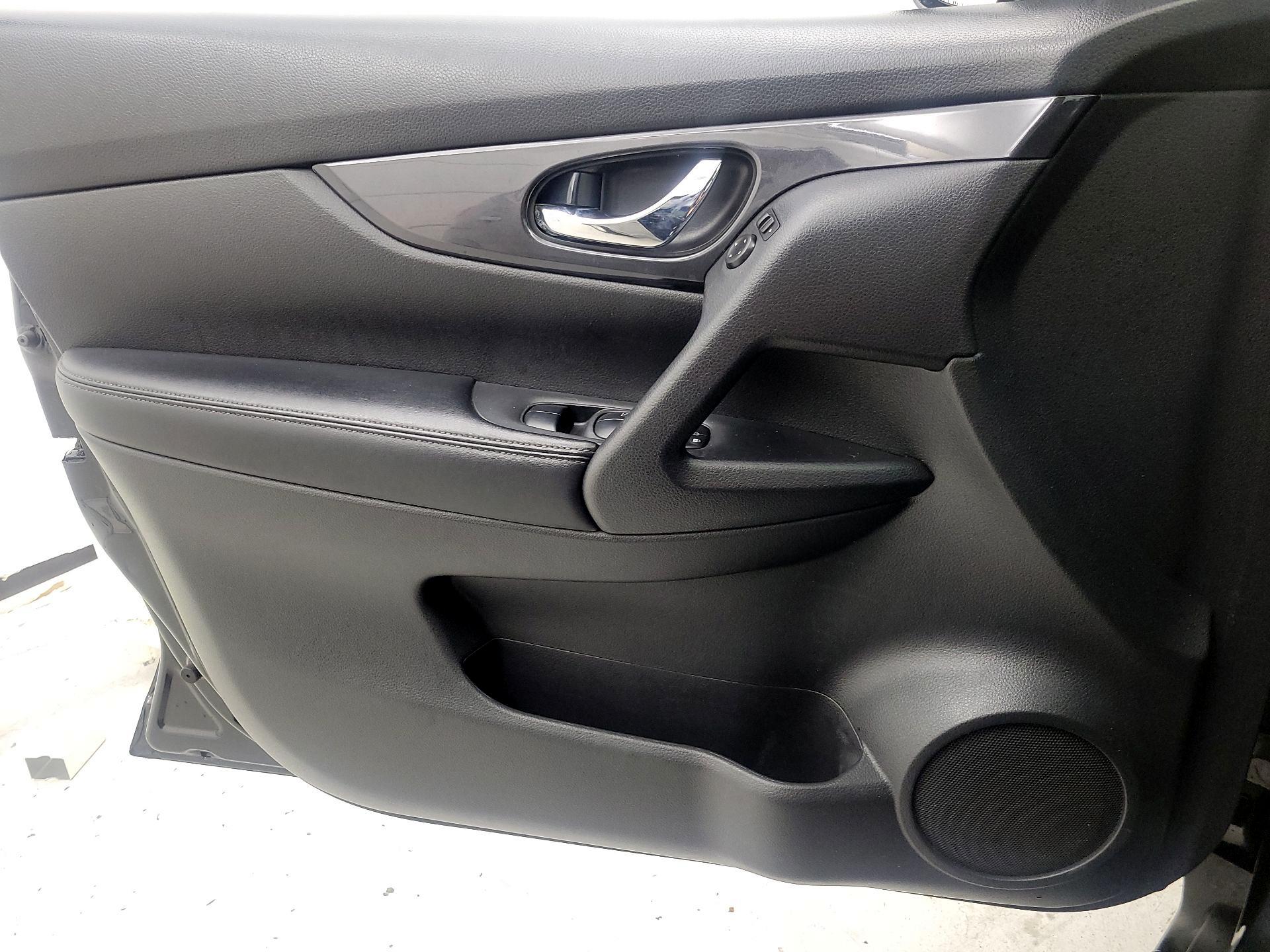 Thumbnail: 2019 Nissan Rogue - 12