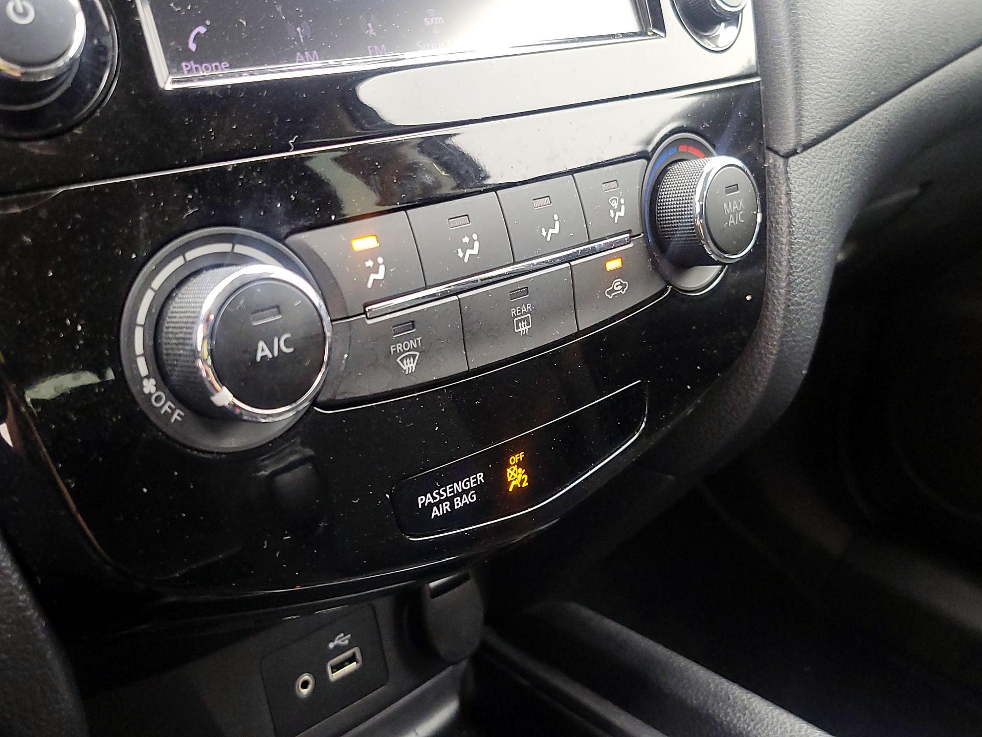 Thumbnail: 2019 Nissan Rogue - 16