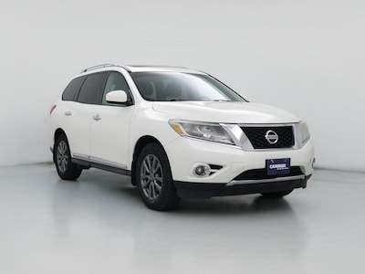 White 2016 Nissan Pathfinder SL
