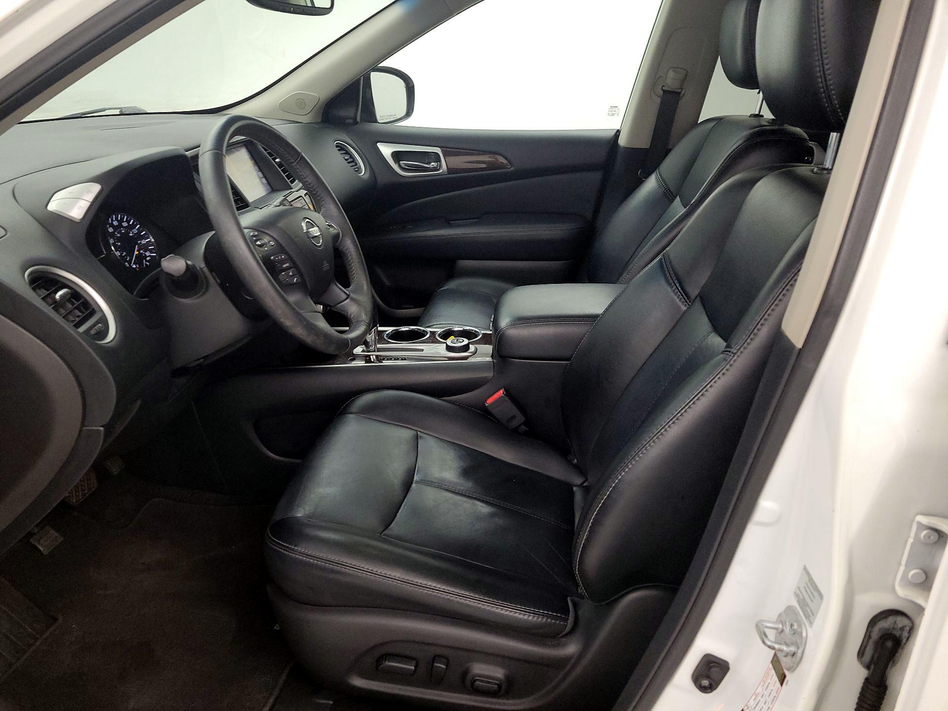 Thumbnail: 2016 Nissan Pathfinder - 11