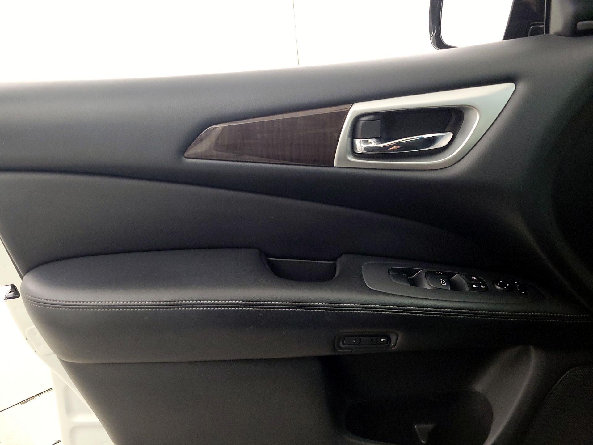 Thumbnail: 2016 Nissan Pathfinder - 12