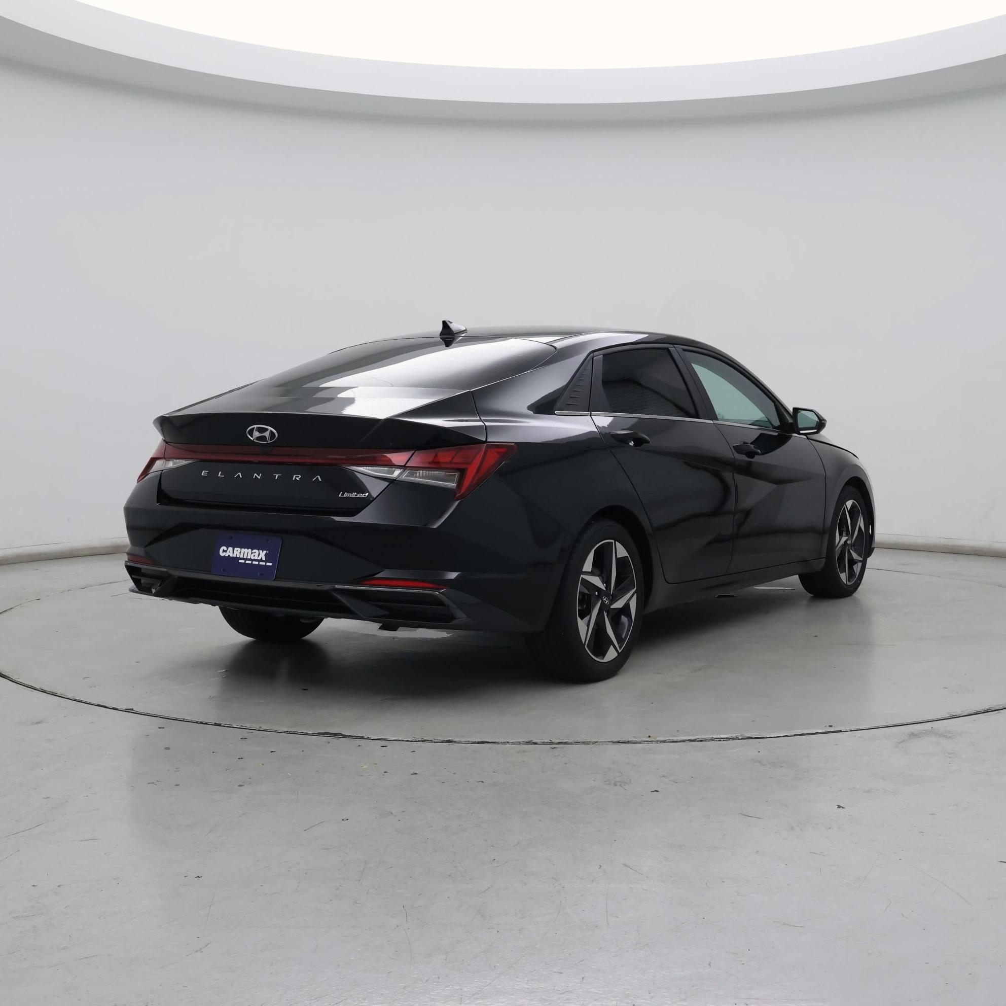 Thumbnail: 2023 Hyundai Elantra - 8