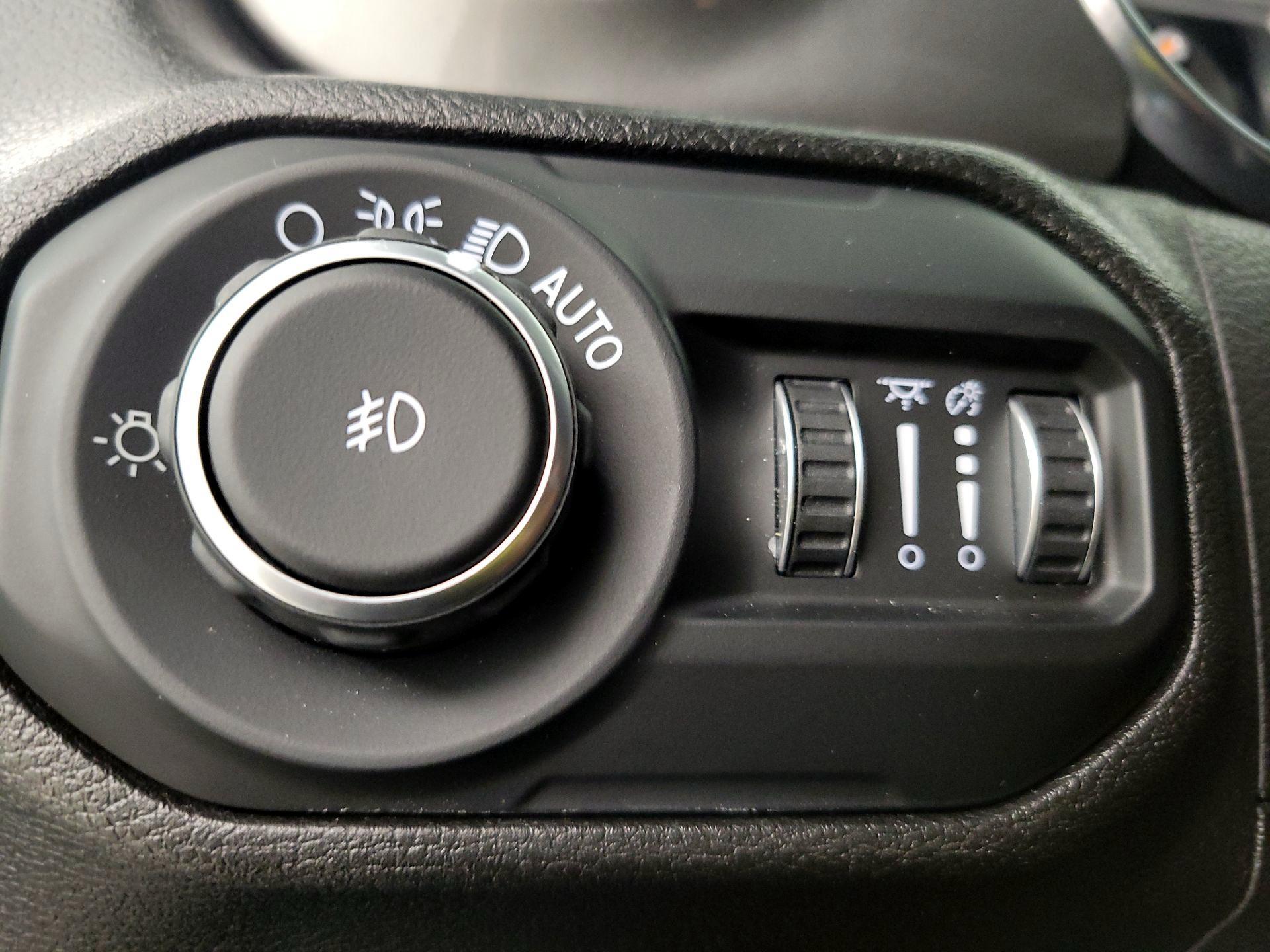 Thumbnail: 2019 Jeep Wrangler - 13