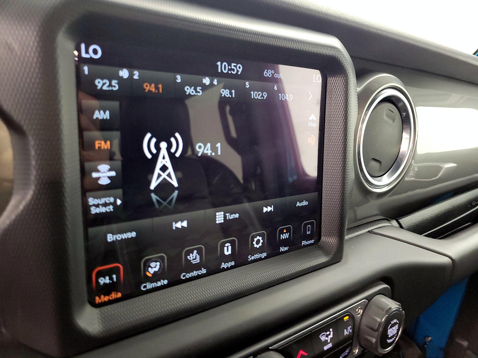Thumbnail: 2019 Jeep Wrangler - 16