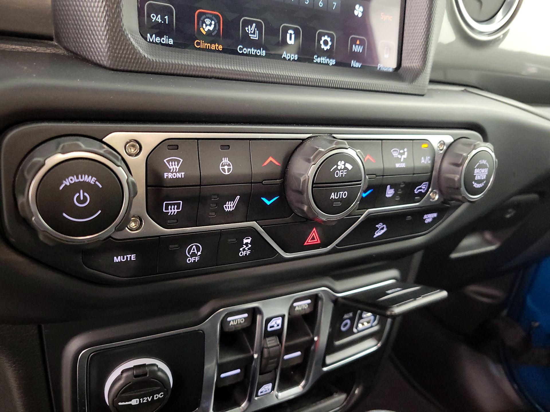 Thumbnail: 2019 Jeep Wrangler - 17