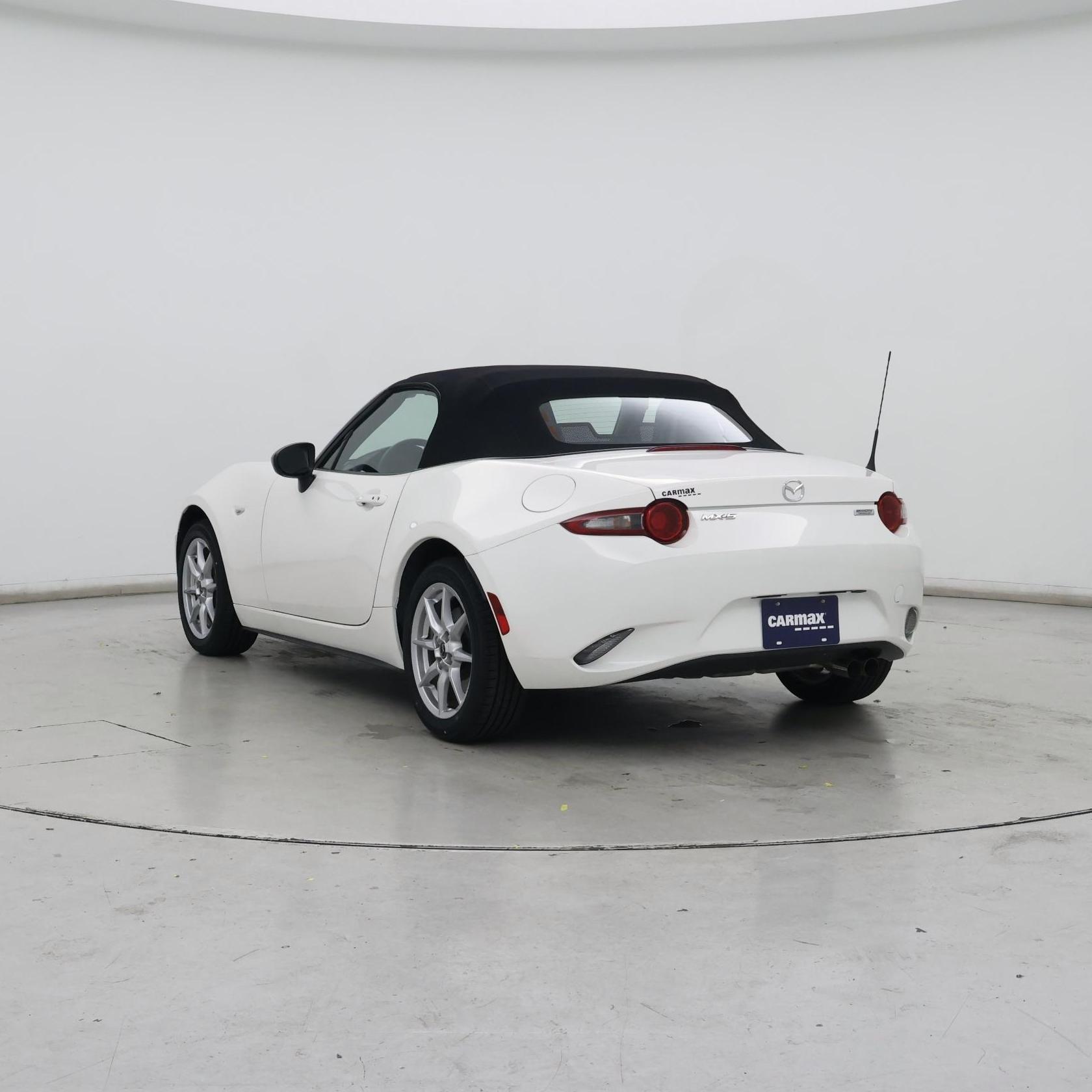 Thumbnail: 2016 Mazda MX-5 Miata - 2