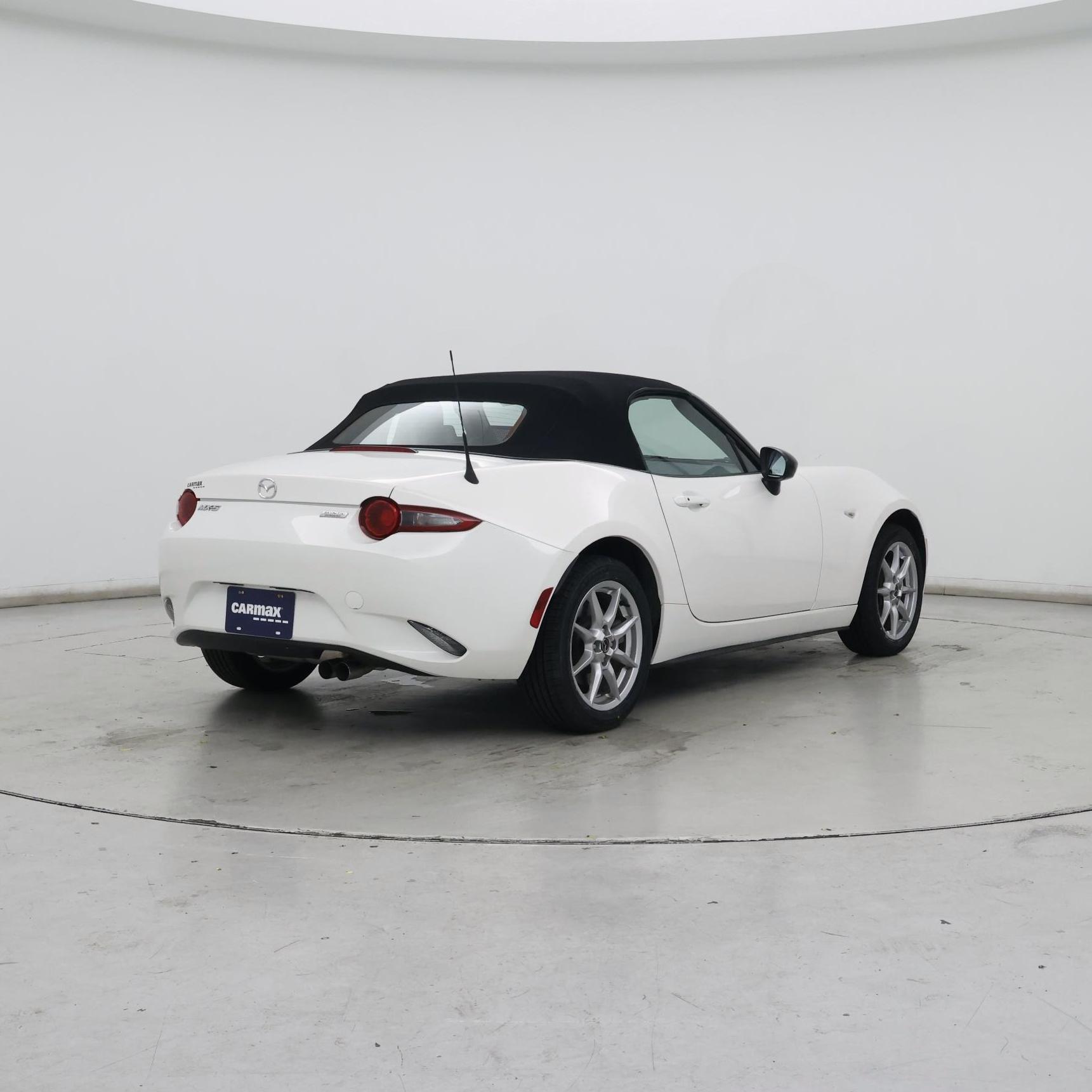 Thumbnail: 2016 Mazda MX-5 Miata - 8