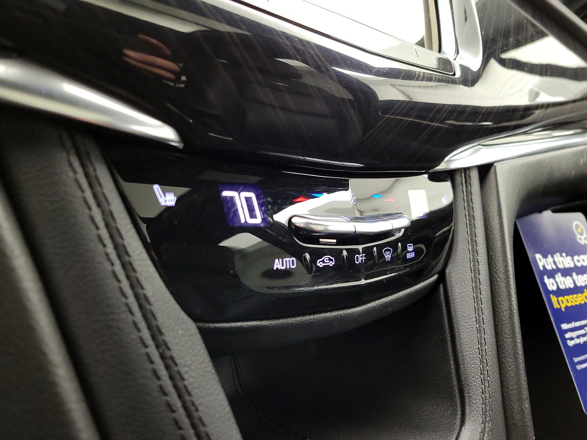 Thumbnail: 2020 Cadillac XT6 - 17