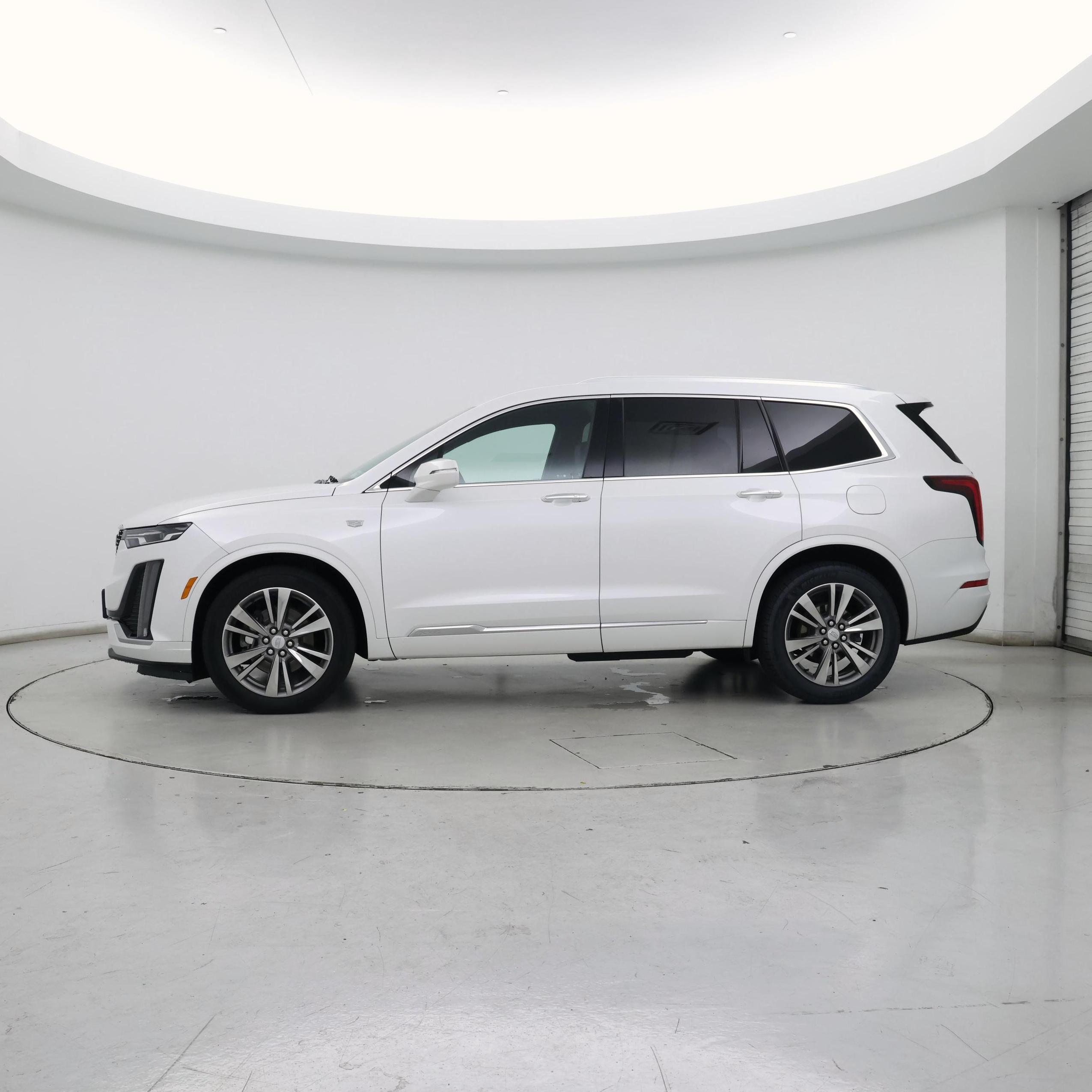 Thumbnail: 2020 Cadillac XT6 - 3