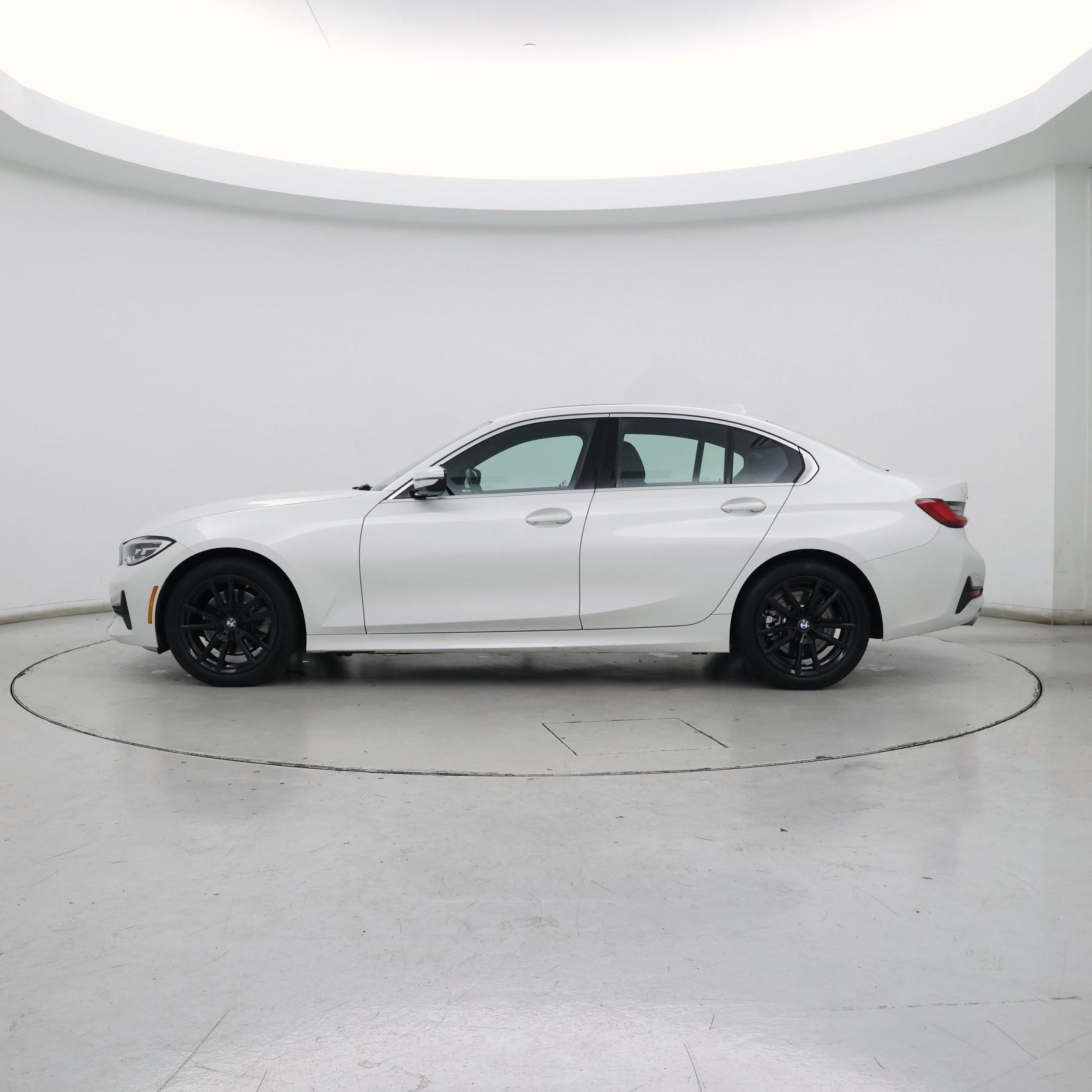 Thumbnail: 2020 BMW 3 Series - 3