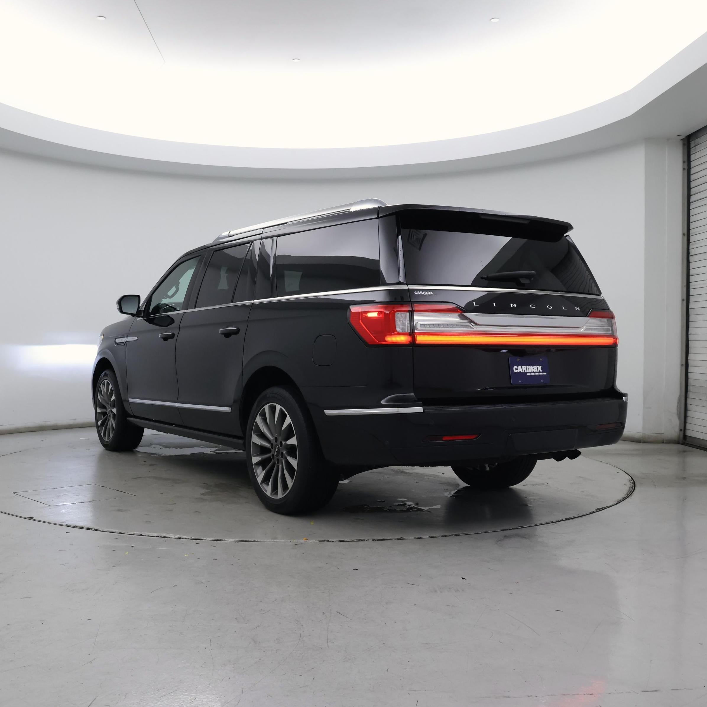 Thumbnail: 2021 Lincoln Navigator L - 2