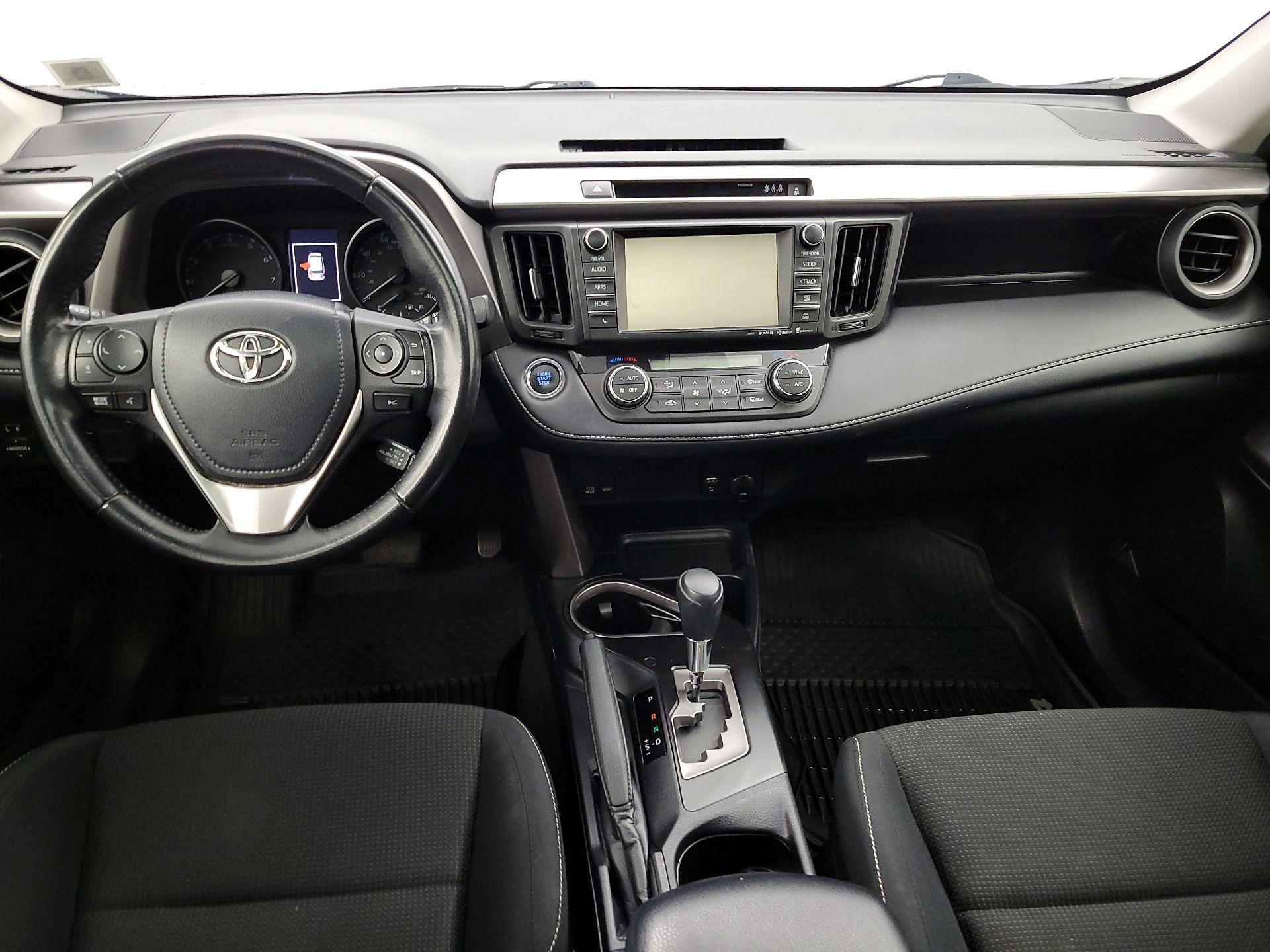 Thumbnail: 2018 Toyota RAV4 - 9