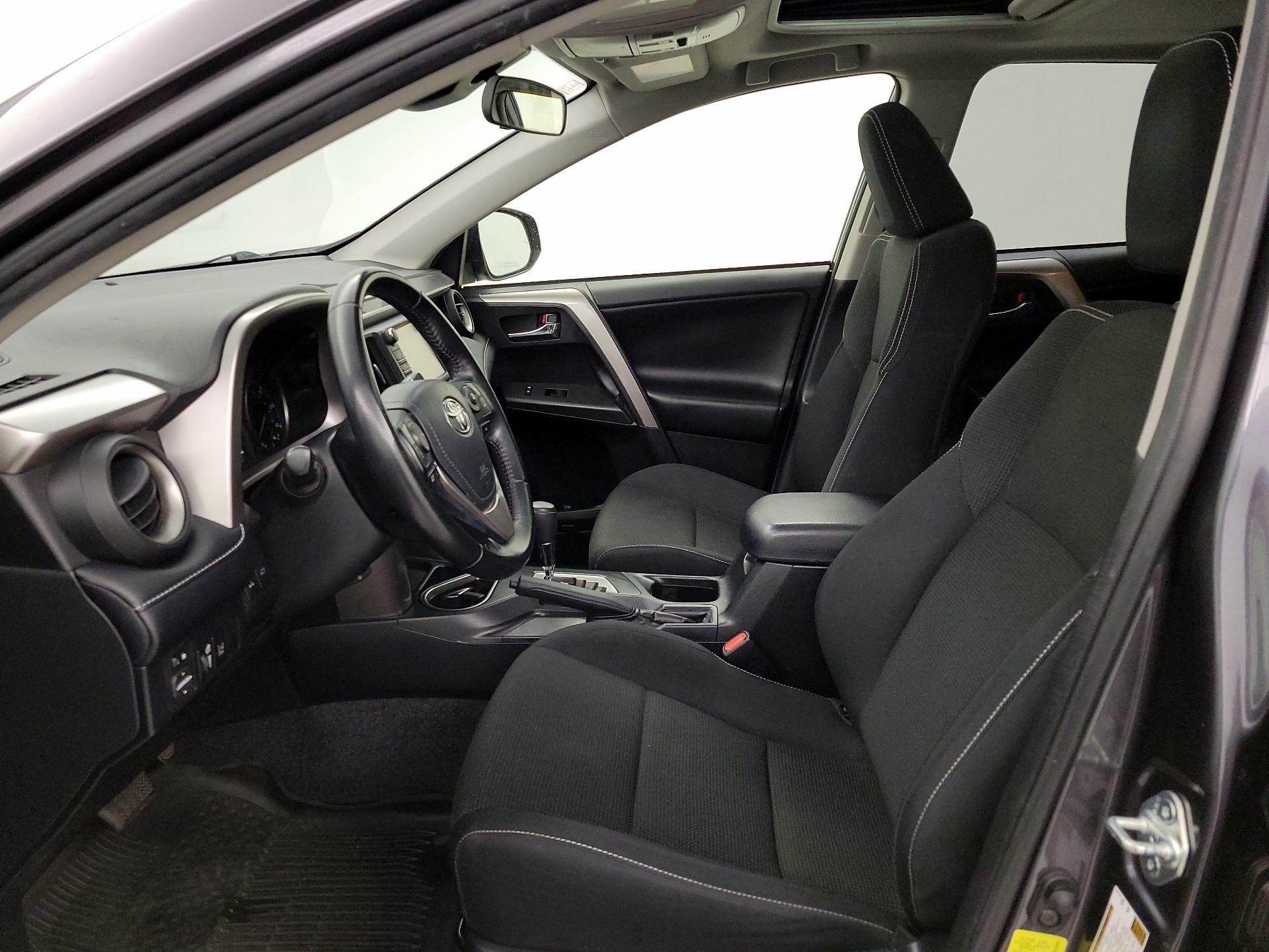 Thumbnail: 2018 Toyota RAV4 - 11