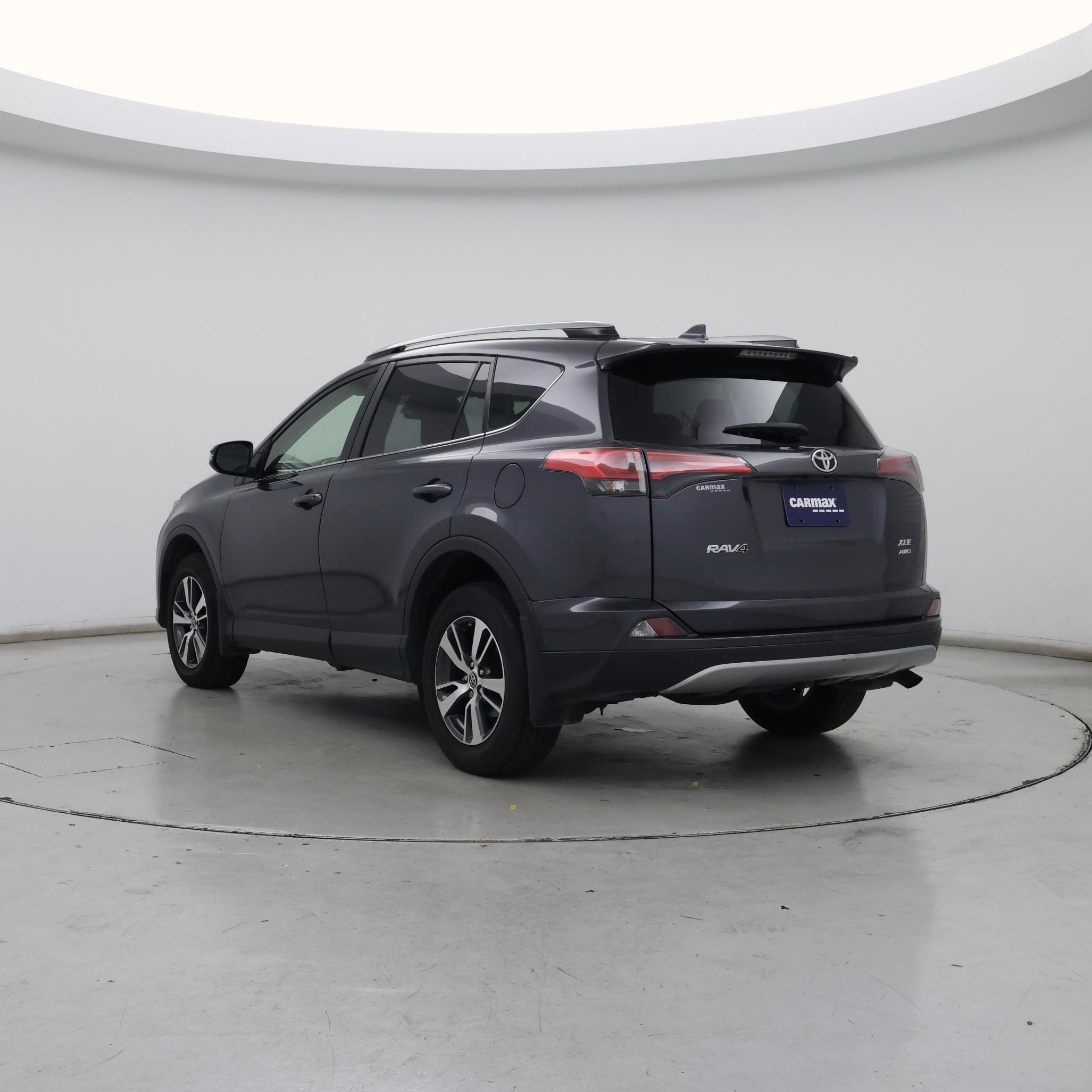 Thumbnail: 2018 Toyota RAV4 - 2