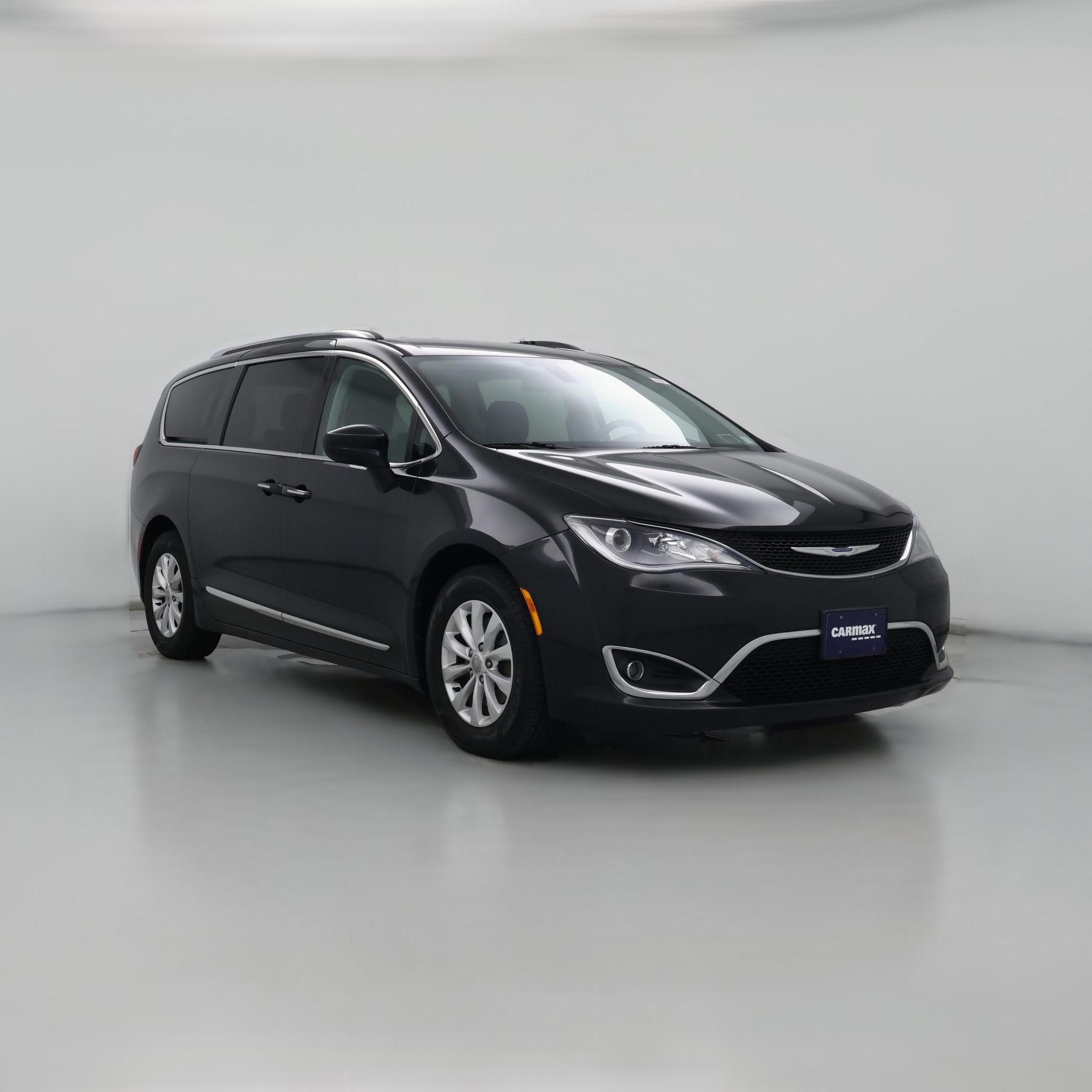 Thumbnail: 2018 Chrysler Pacifica - 1