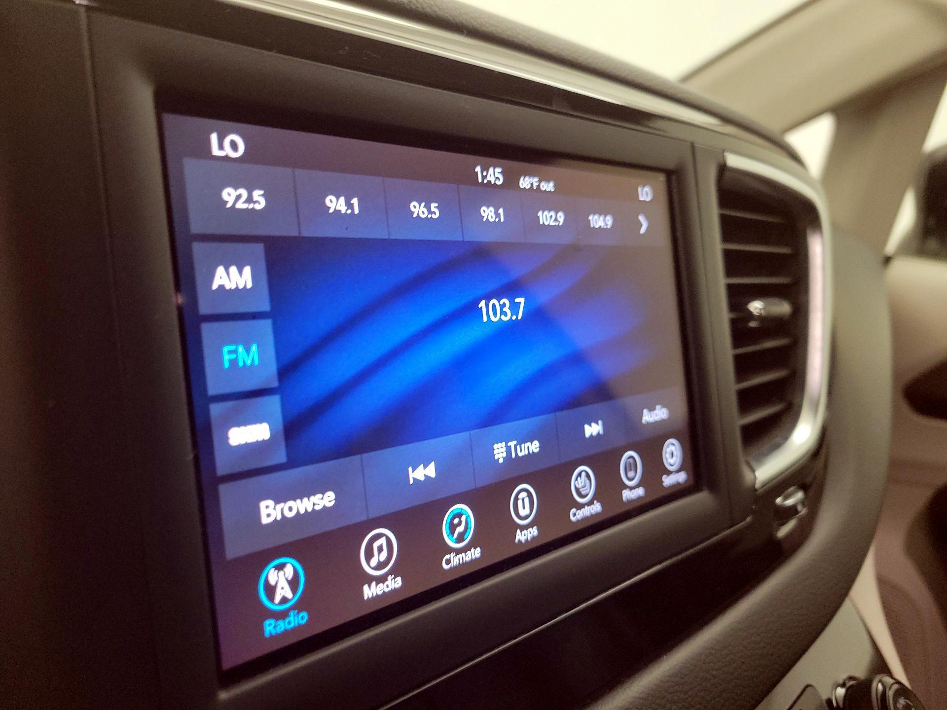 Thumbnail: 2018 Chrysler Pacifica - 15