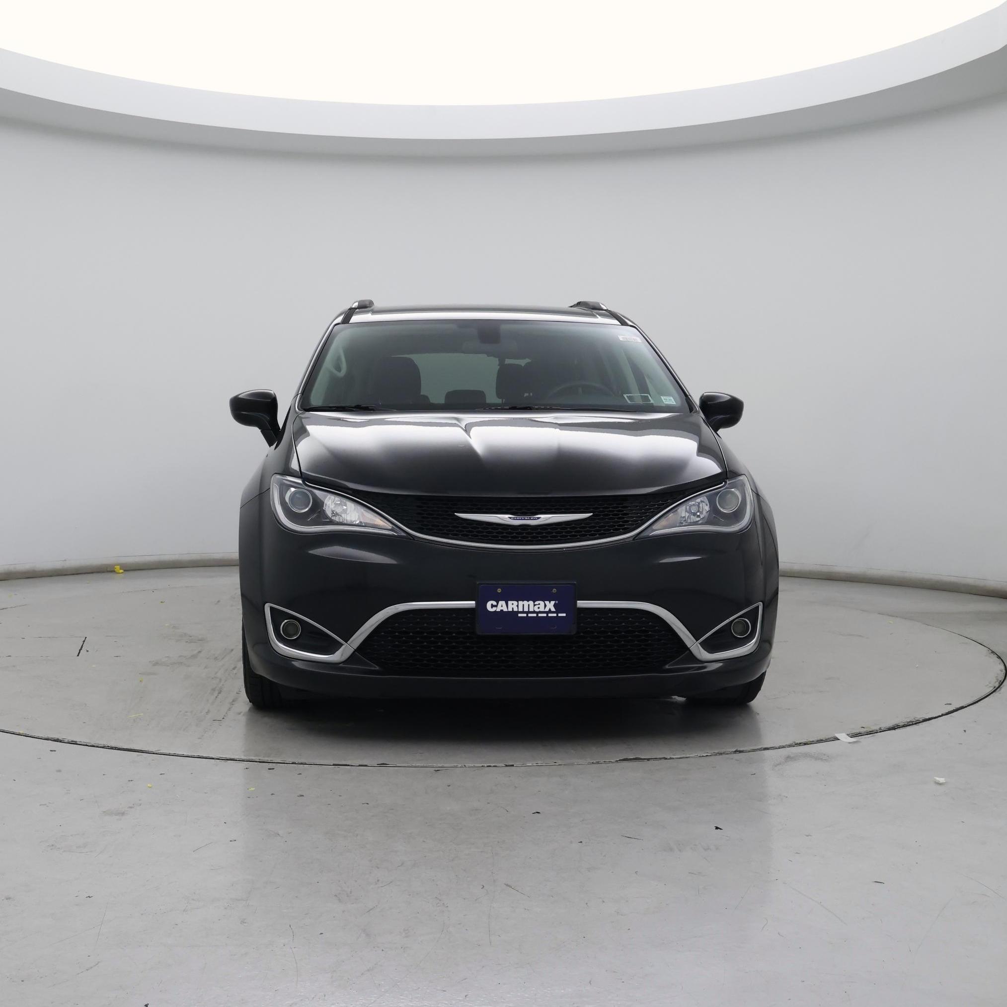 Thumbnail: 2018 Chrysler Pacifica - 5