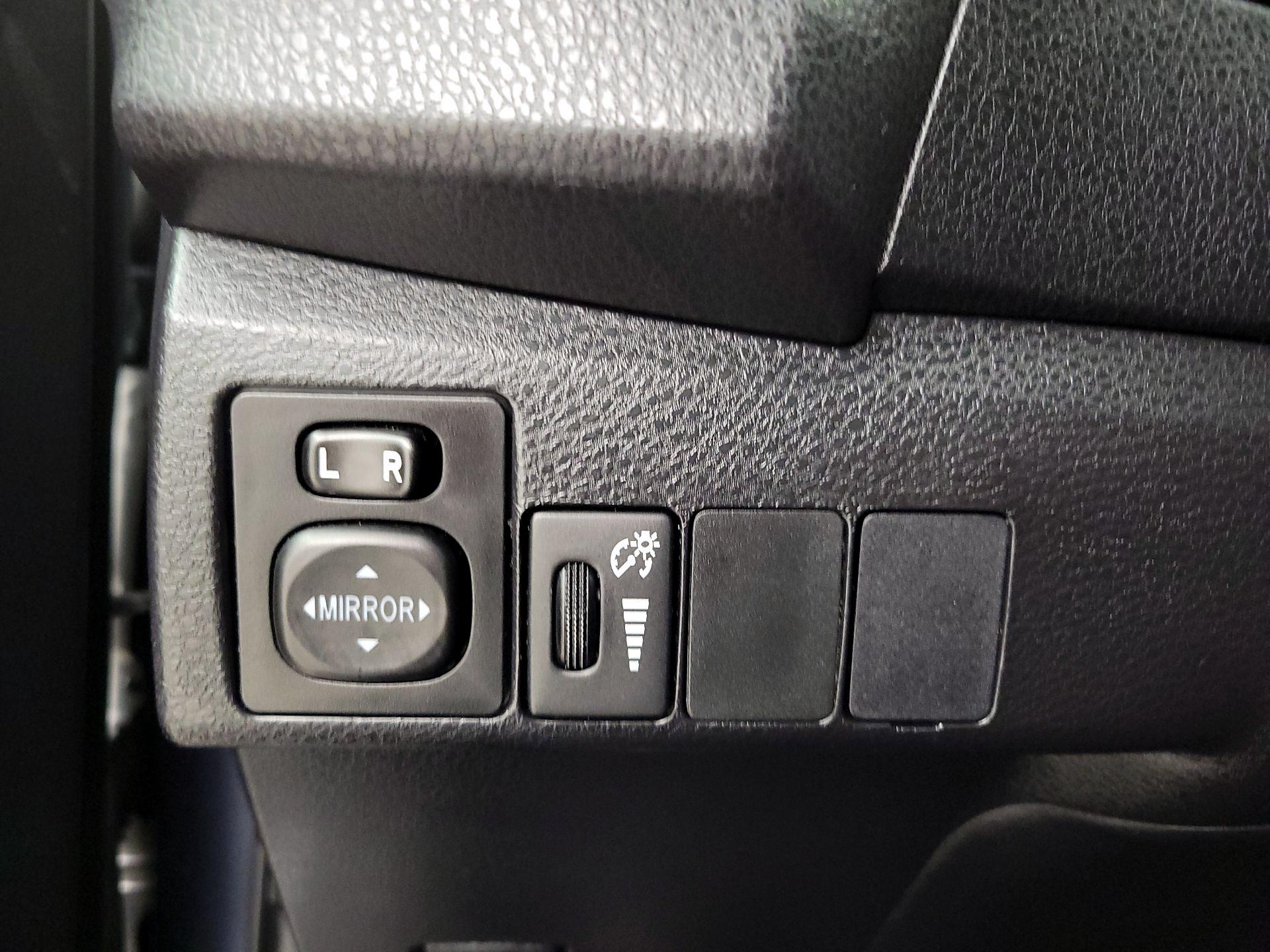 Thumbnail: 2014 Toyota Corolla - 13