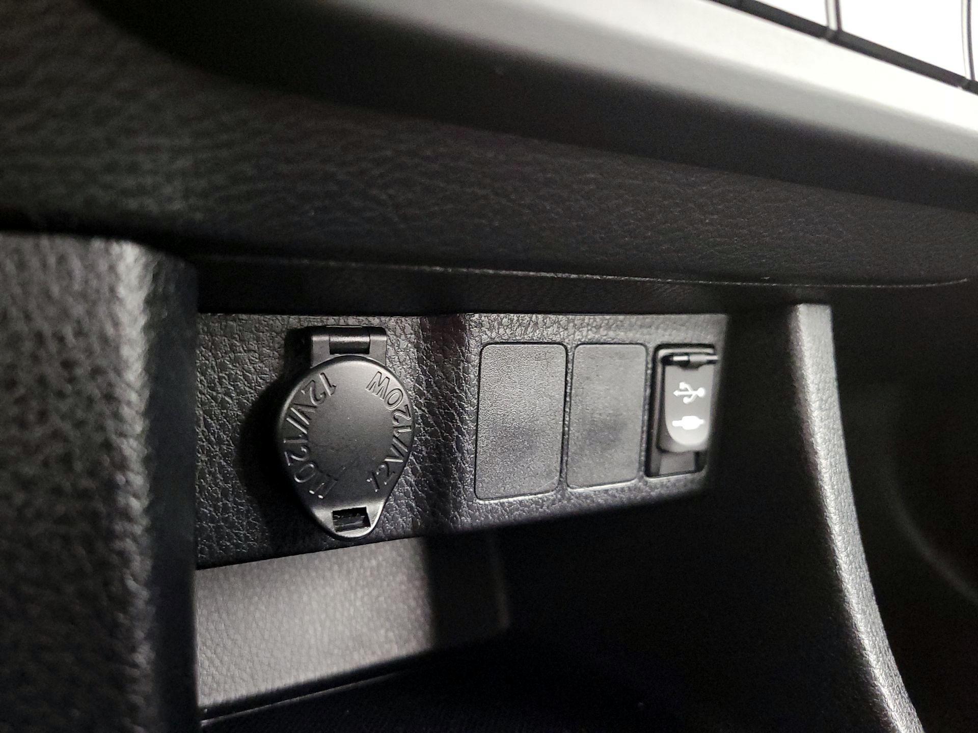 Thumbnail: 2014 Toyota Corolla - 18