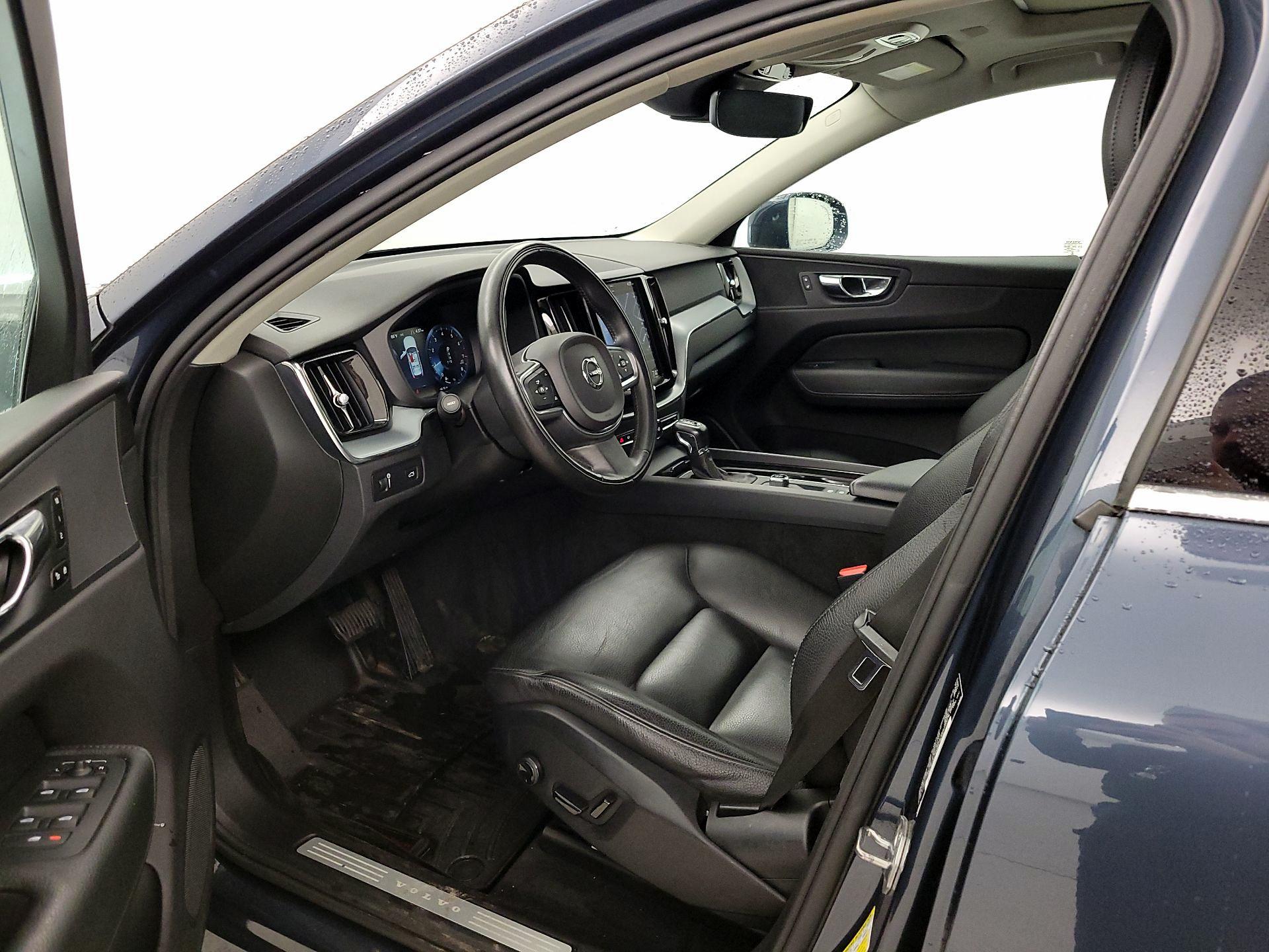 Thumbnail: 2018 Volvo XC60 - 11