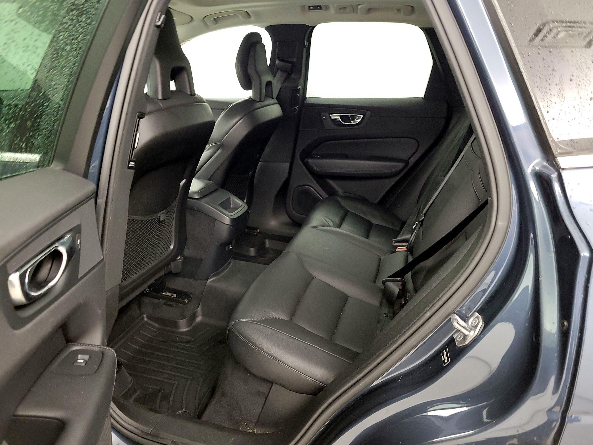 Thumbnail: 2018 Volvo XC60 - 18