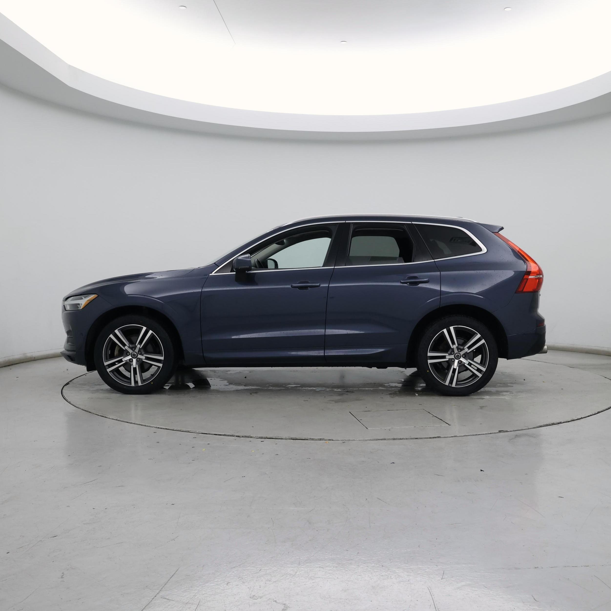 Thumbnail: 2018 Volvo XC60 - 3