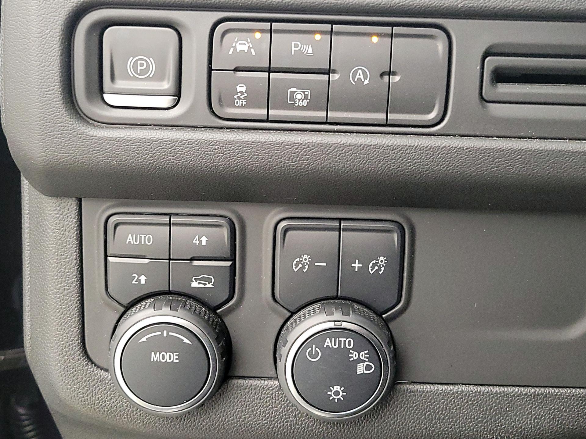 Thumbnail: 2023 Chevrolet Suburban - 13