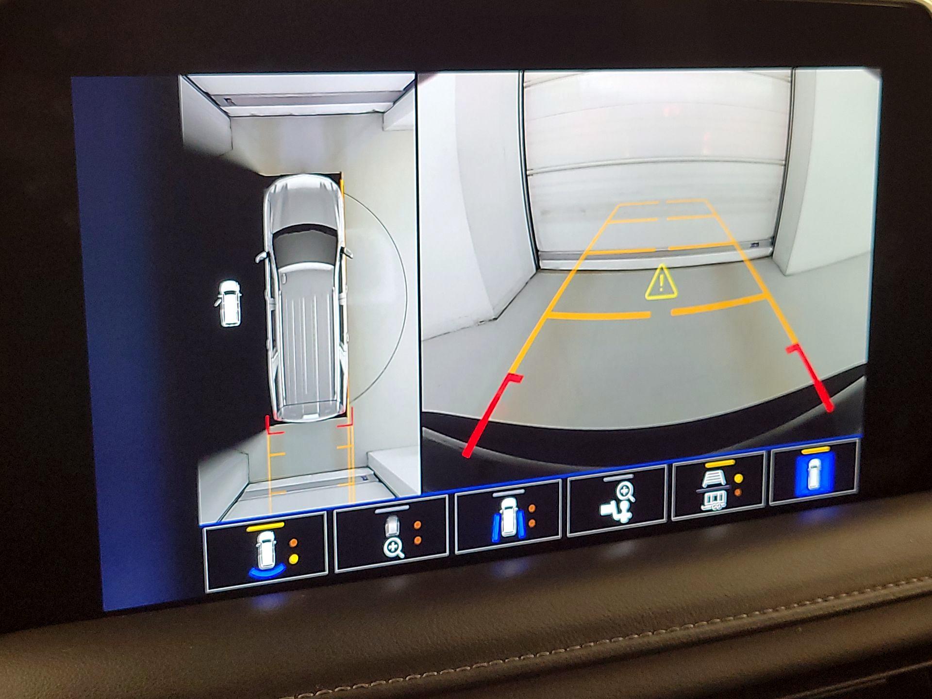 Thumbnail: 2023 Chevrolet Suburban - 14