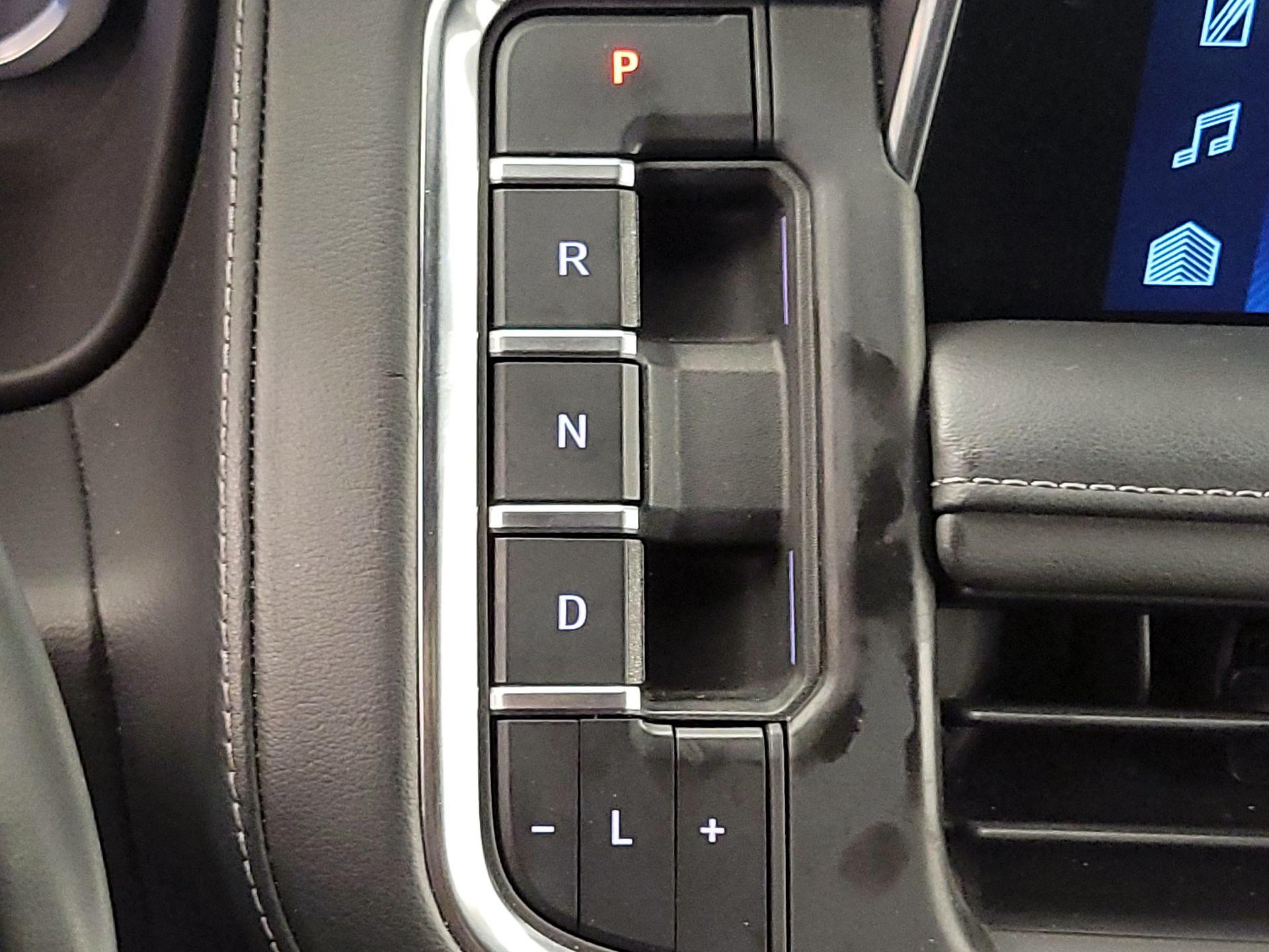 Thumbnail: 2023 Chevrolet Suburban - 17