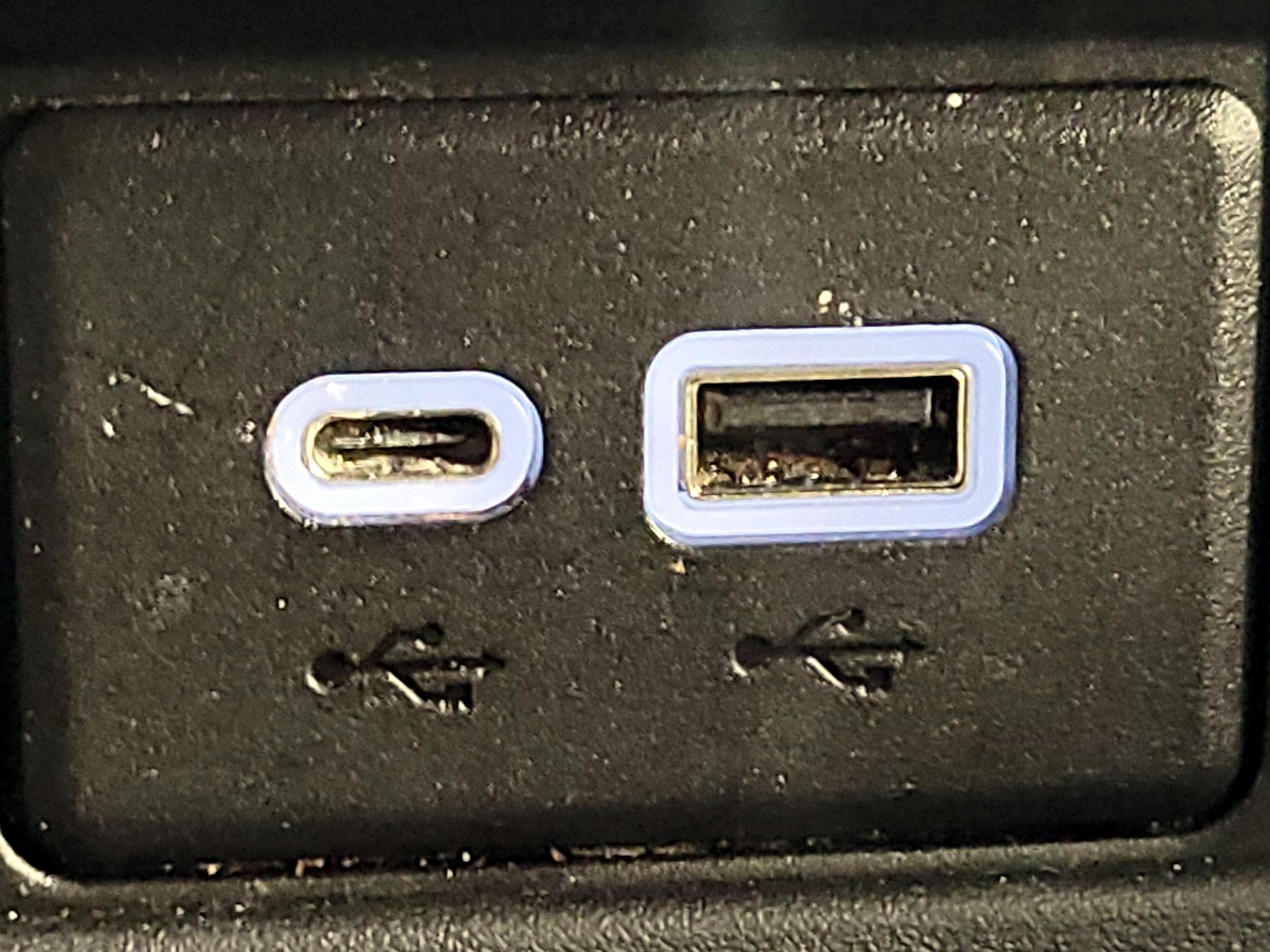 Thumbnail: 2023 Chevrolet Suburban - 18