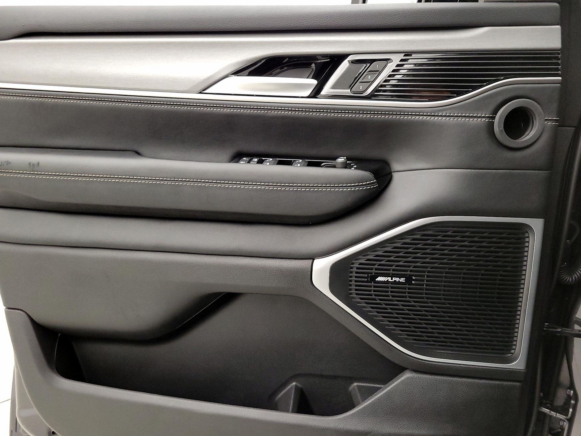 Thumbnail: 2025 Jeep Wagoneer - 12