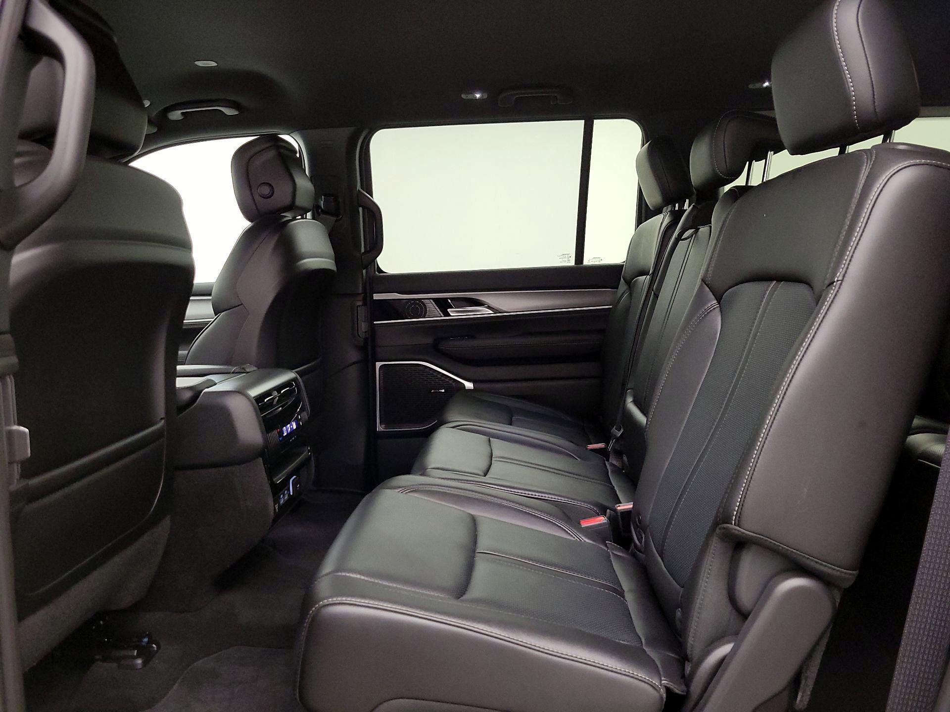 Thumbnail: 2025 Jeep Wagoneer - 20