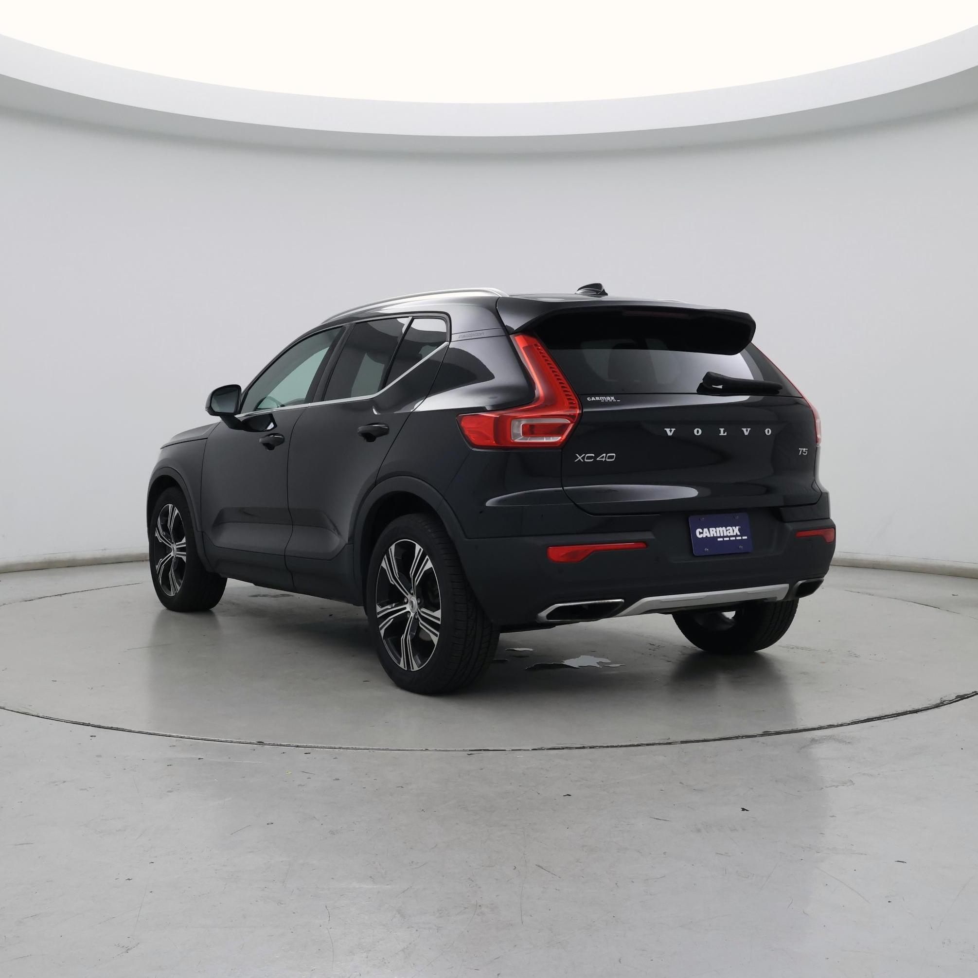 Thumbnail: 2019 Volvo XC40 - 2