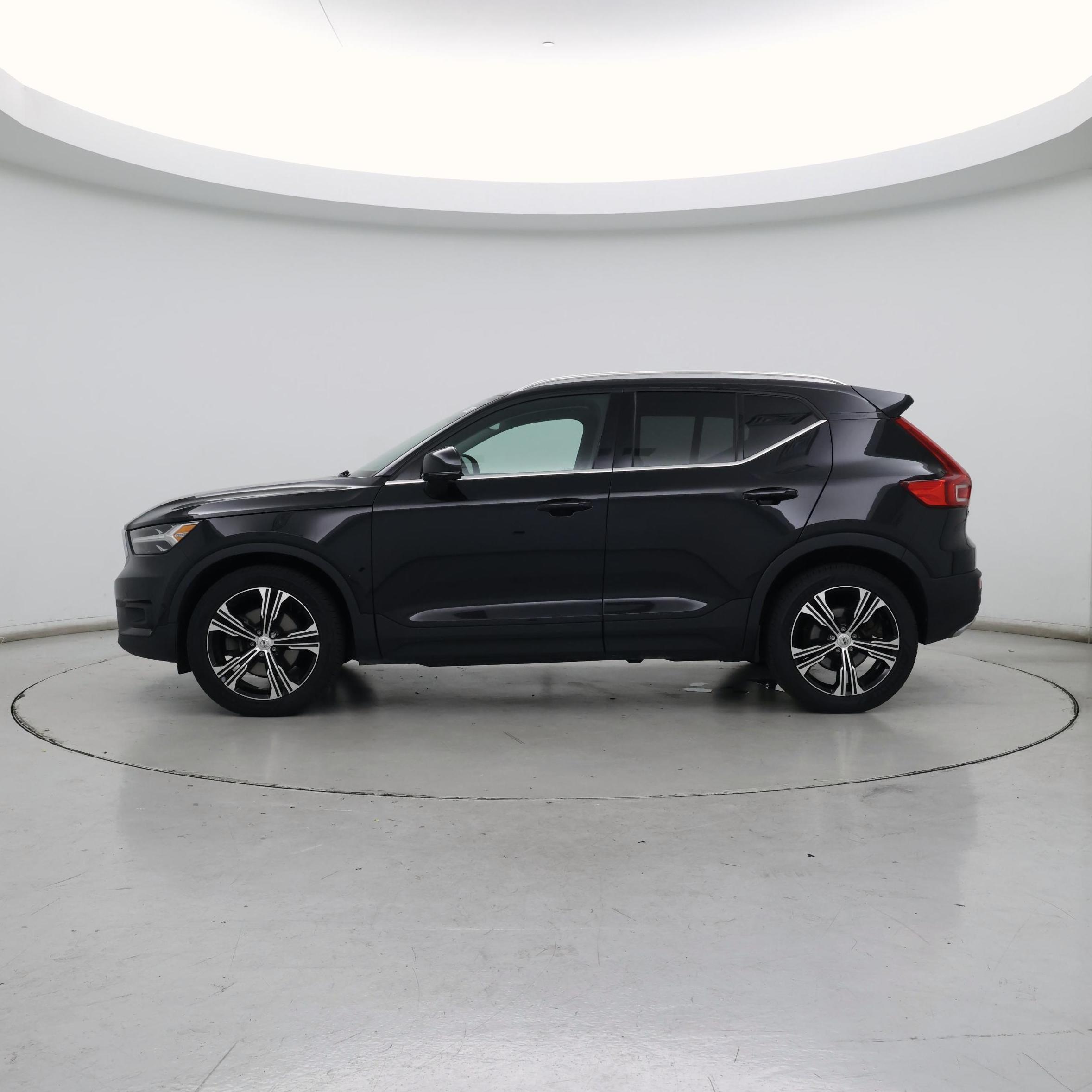 Thumbnail: 2019 Volvo XC40 - 3